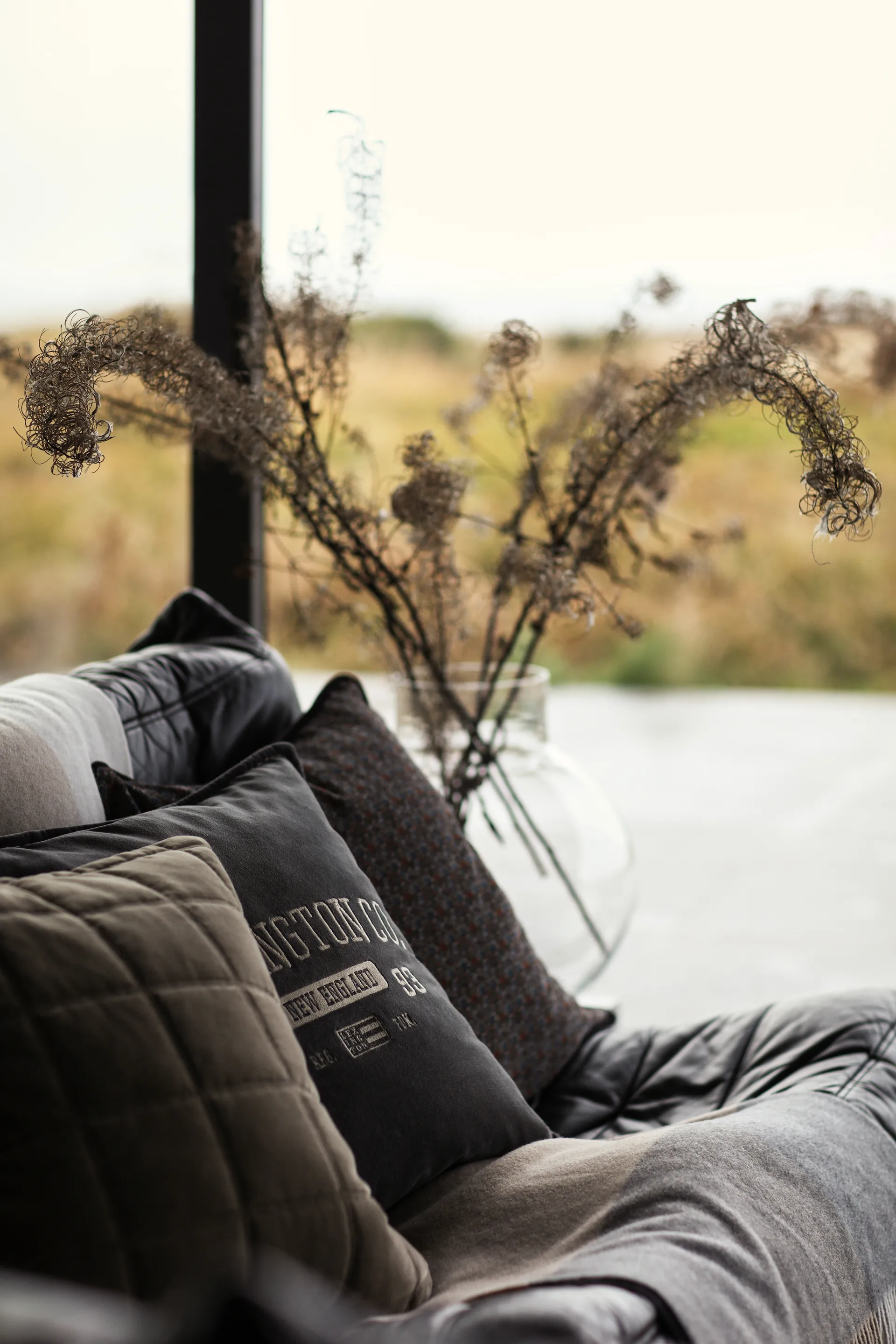 Logo Message Velvet Kissenbezug 50 x 50cm, Gray Lexington