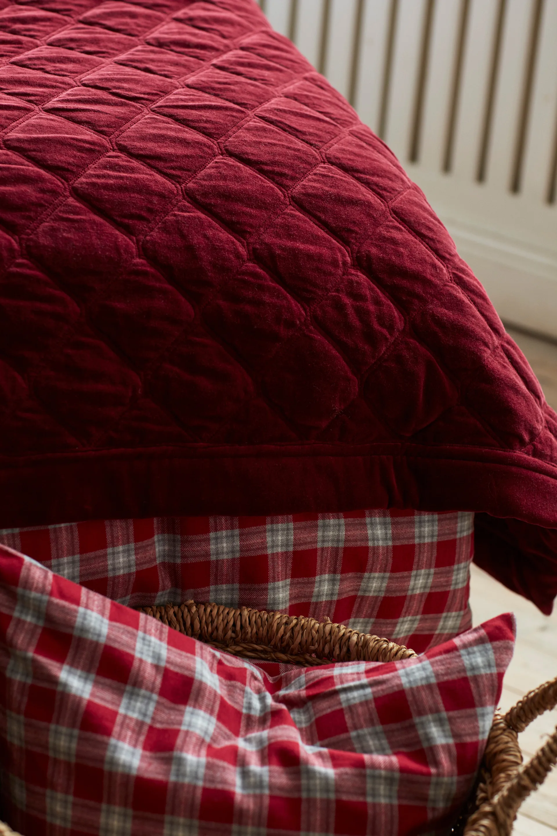 Quilted Organic Cotton Velvet Bettüberwurf 160 x 240cm, Red Lexington