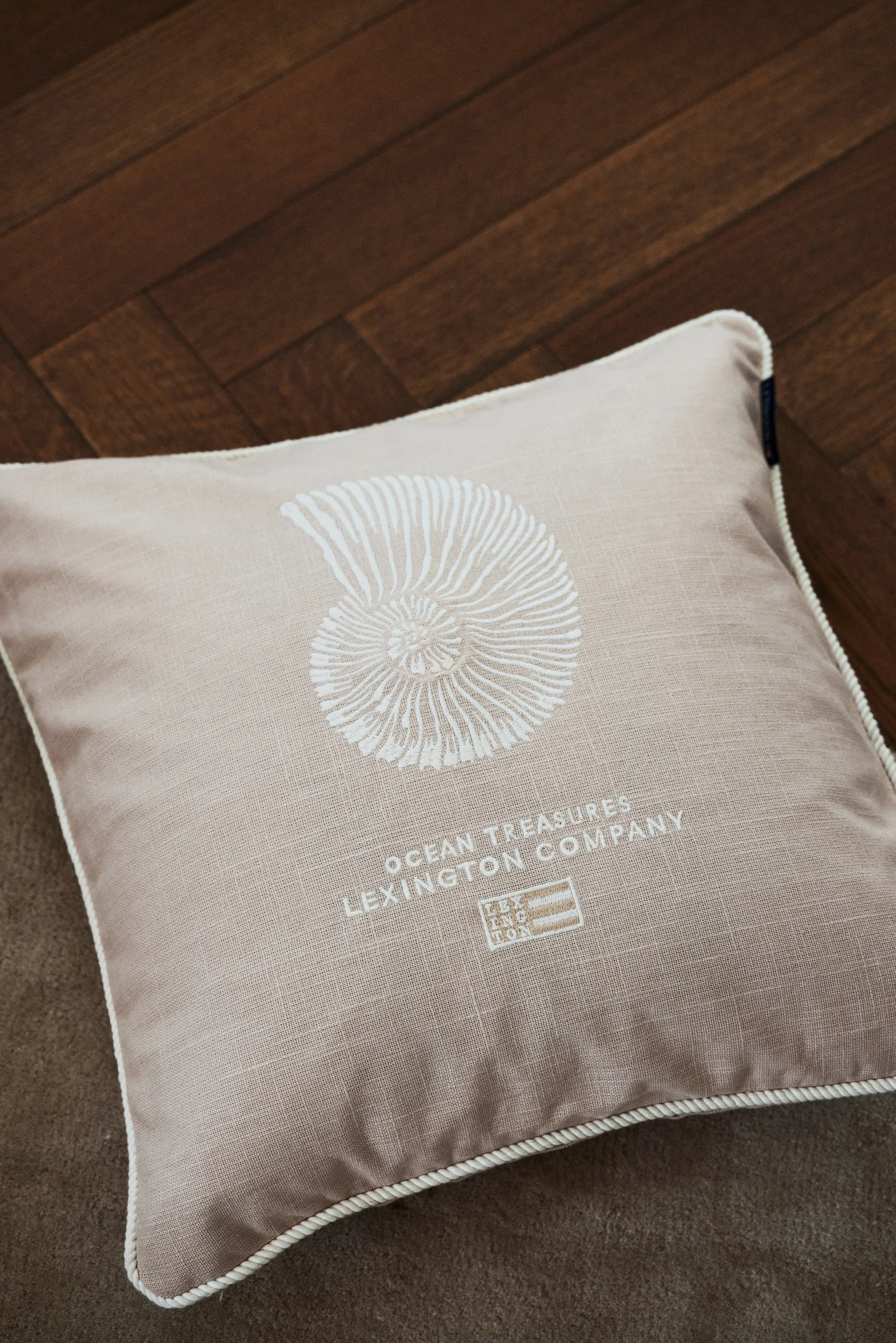 Sea Embroidered Recycled Cotton Kissenbezug 50x50cm, Light Beige Lexington