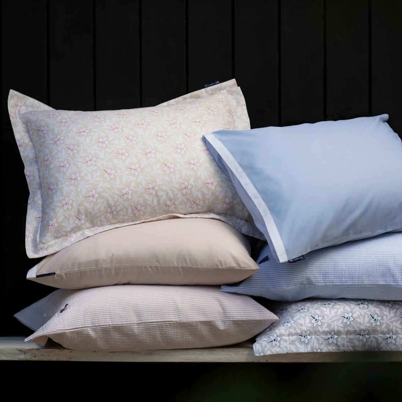 Striped Cotton Seersucker Kissenbezug 65 x 65cm, Beige-weiß Lexington