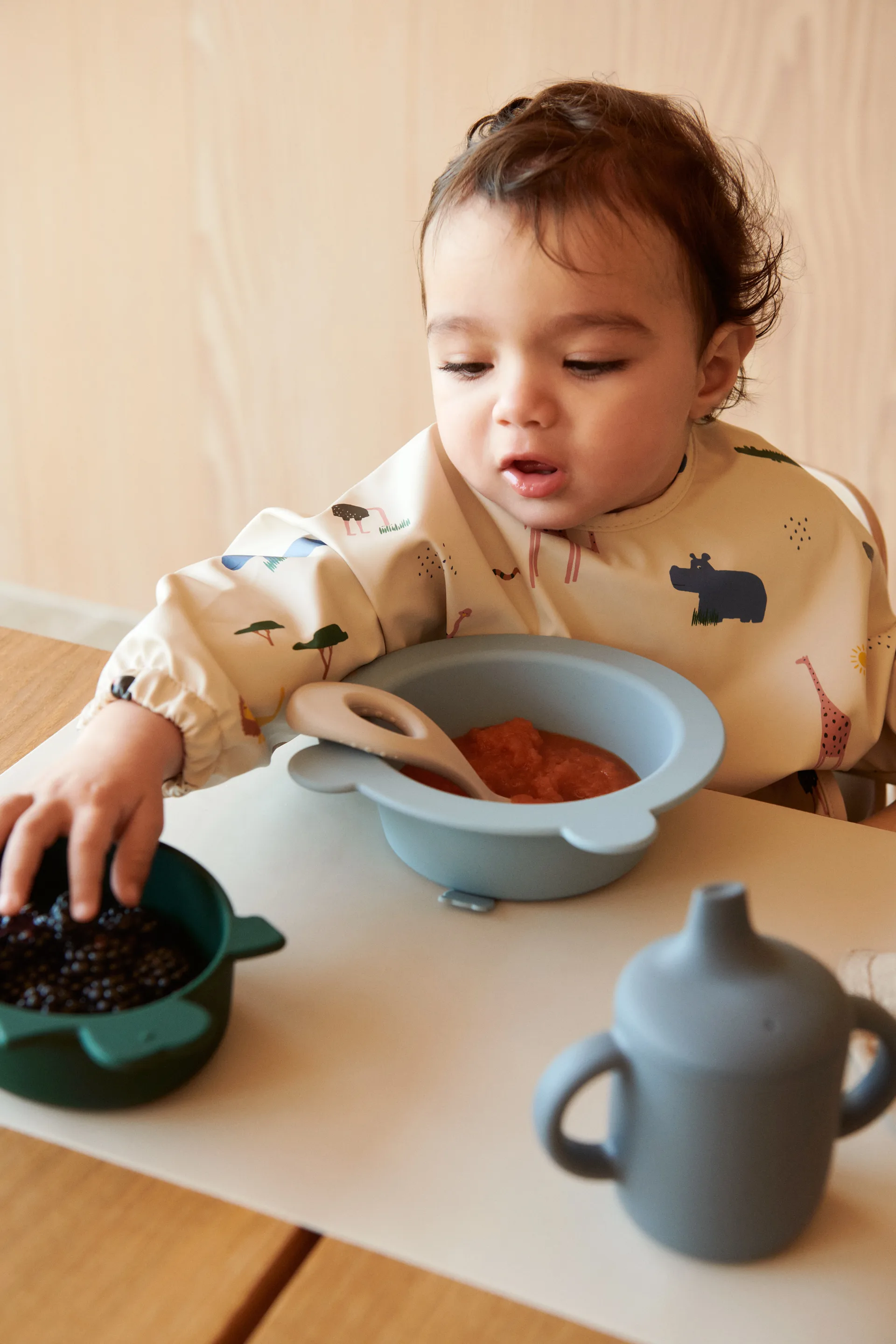 Merle Lätzchen mit Ärmel, Safari sandy mix Liewood