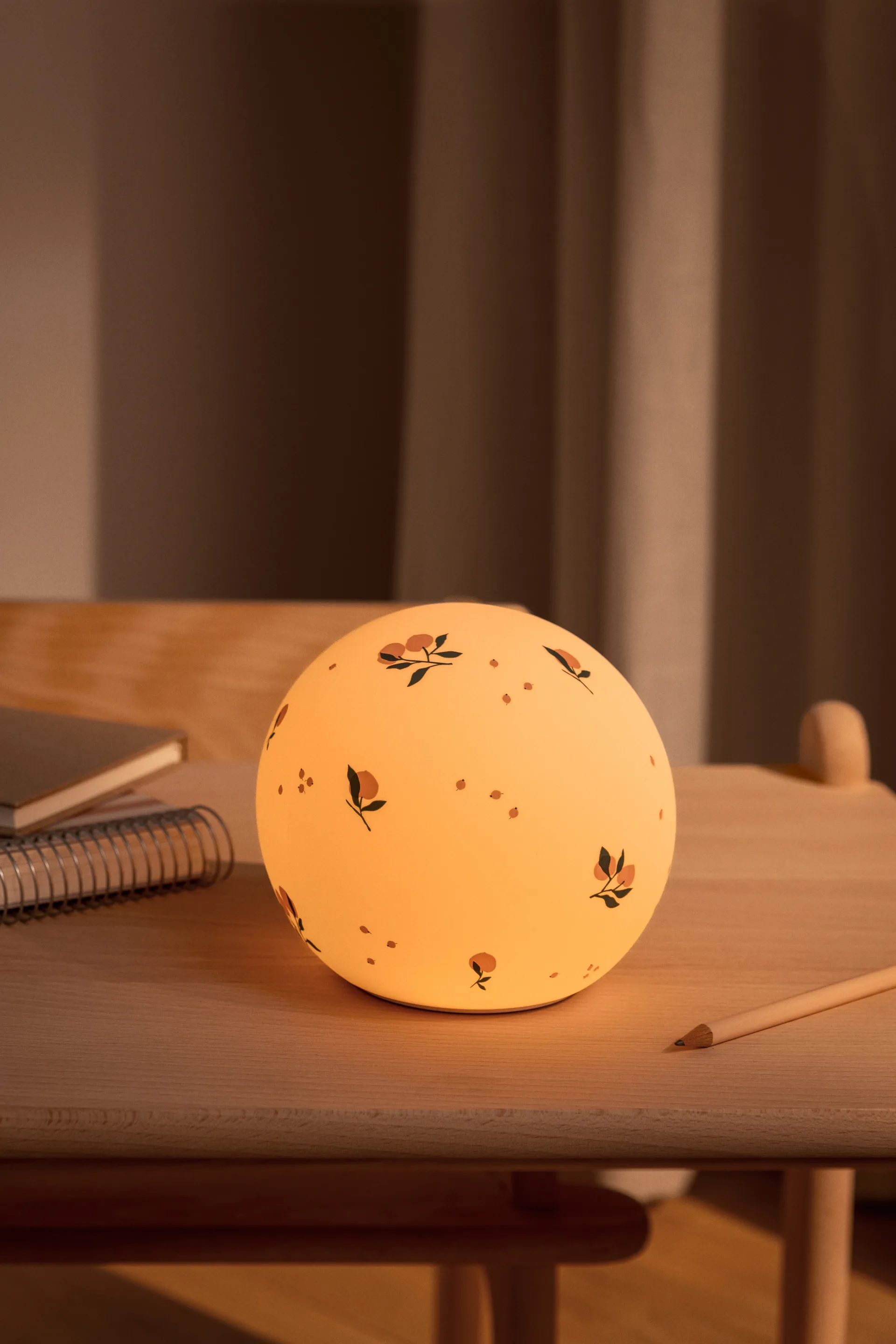 Yuki Nachttischlampe, Peach-Sea shell Liewood