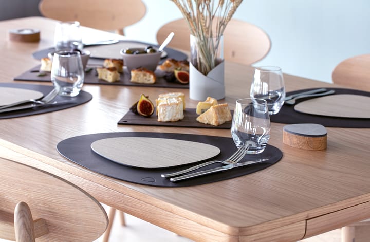 Cut & Serve curve Schneidebrett S, Esche LIND DNA