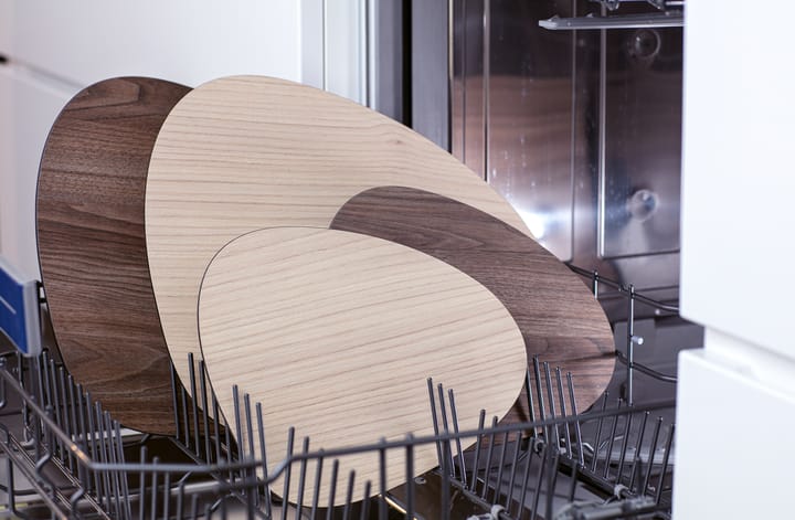 Cut & Serve curve Schneidebrett S, Esche LIND DNA