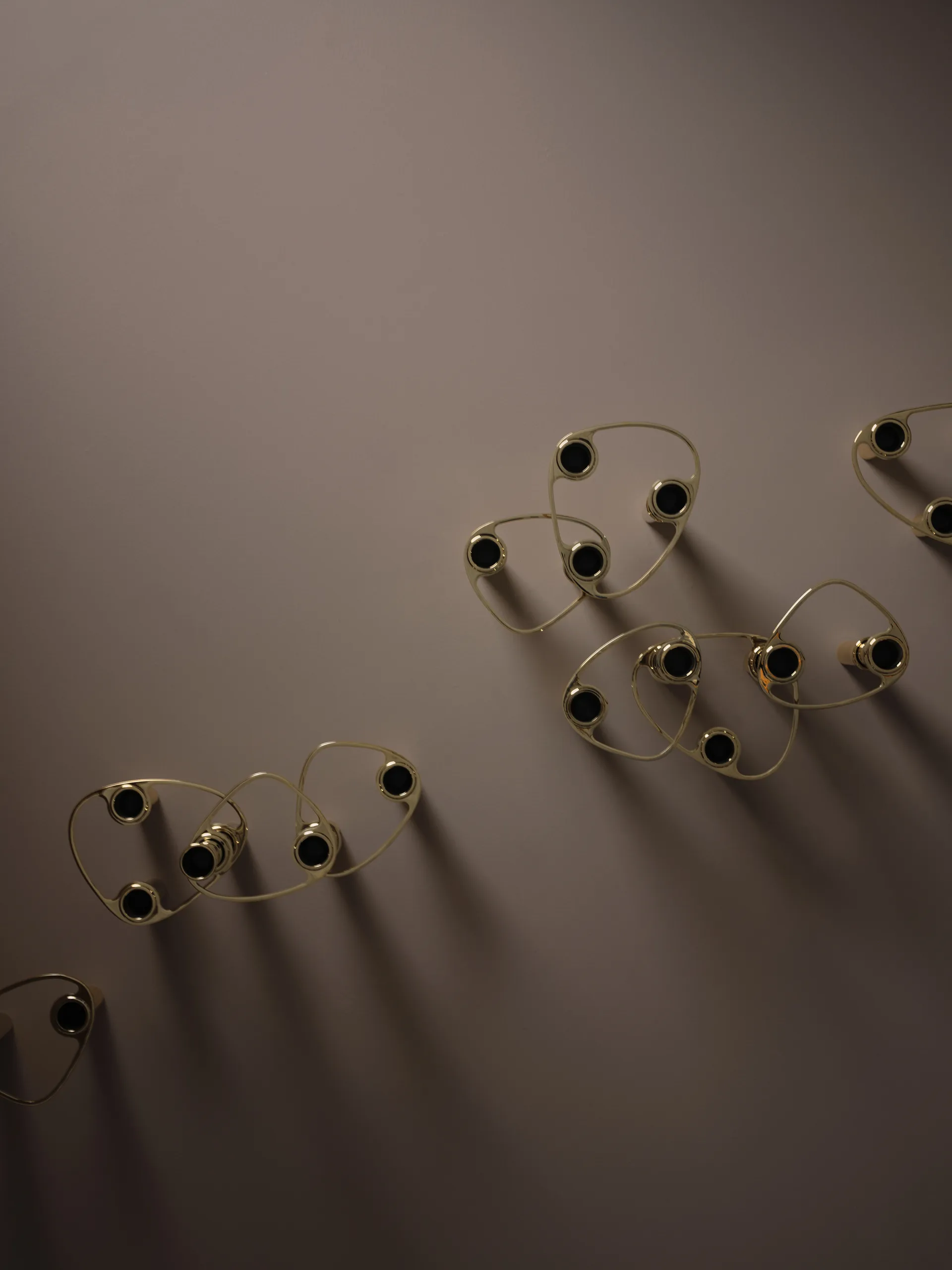 Lind Curve kombinerbarer Kerzenhalter 24K vergoldet, Double LIND DNA