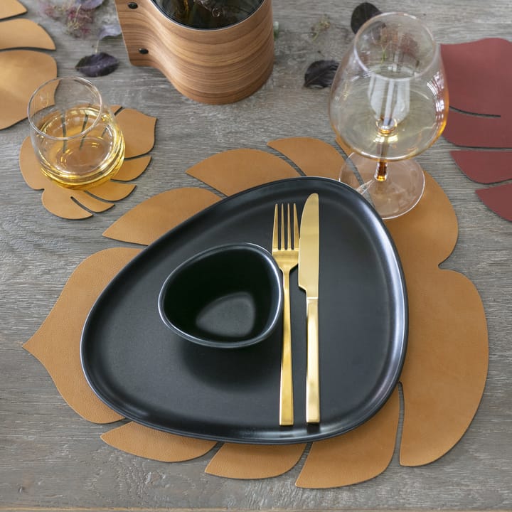 Monstera Leaf Nupo Platzdecke L - Burned curry - LIND DNA