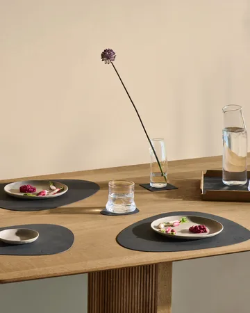 Nupo Tischset curve L - Anthrazitgrau, 44x37 cm - LIND DNA