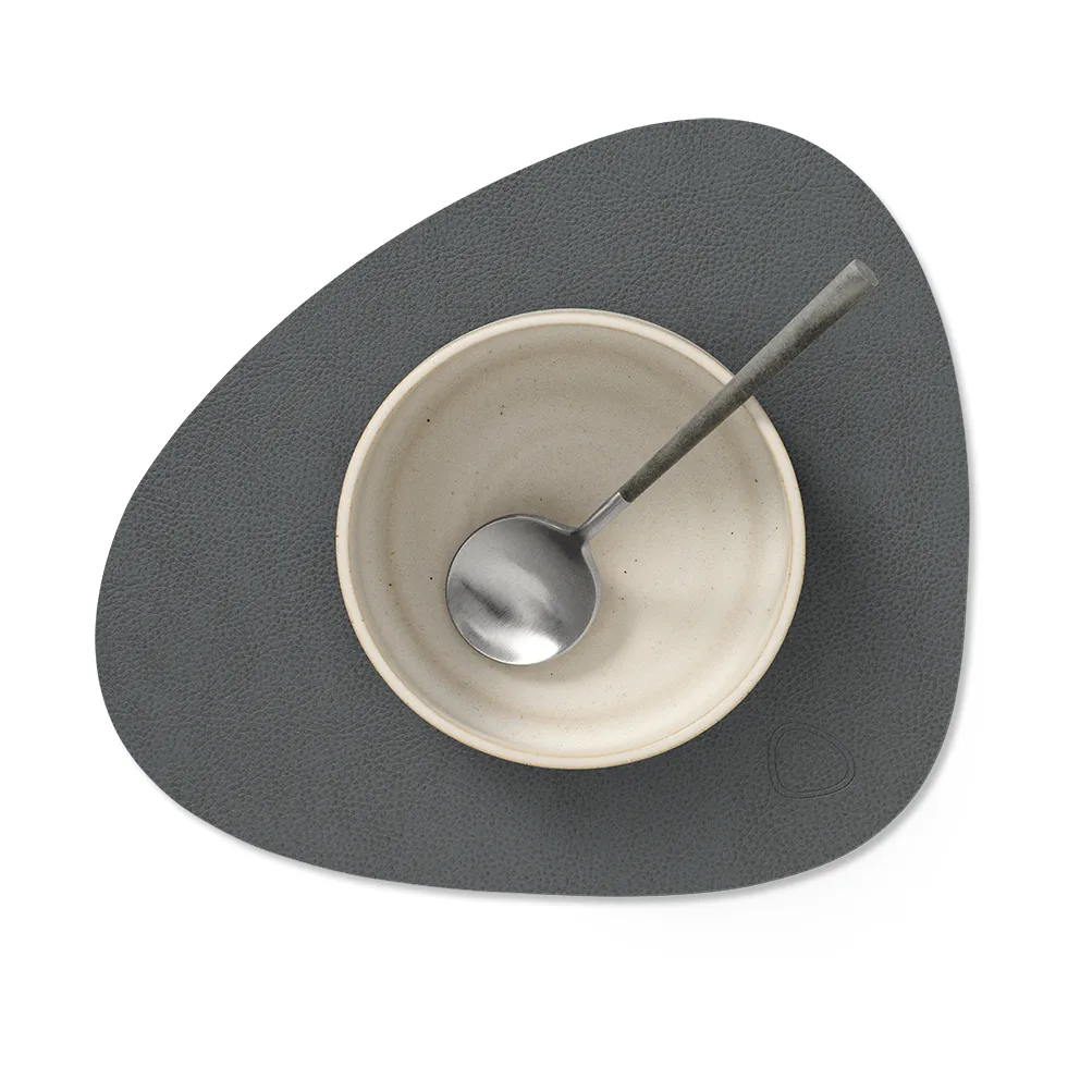 Serene Platzdecke curve S 24 x 28cm, Anthracite LIND DNA