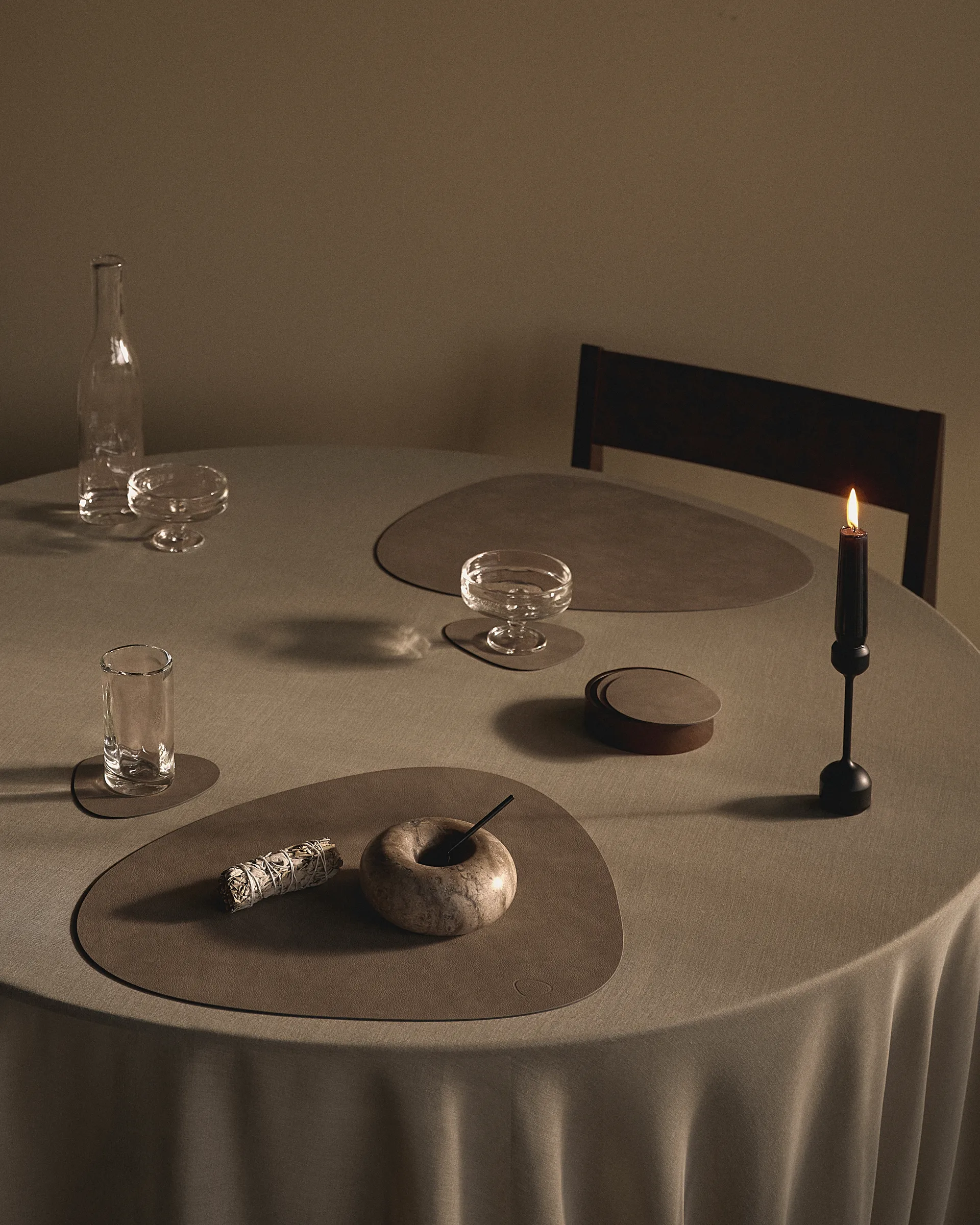 Wood Box Aufbewahrung für Glasuntersetzer, Smoked-oak, circle, S LIND DNA