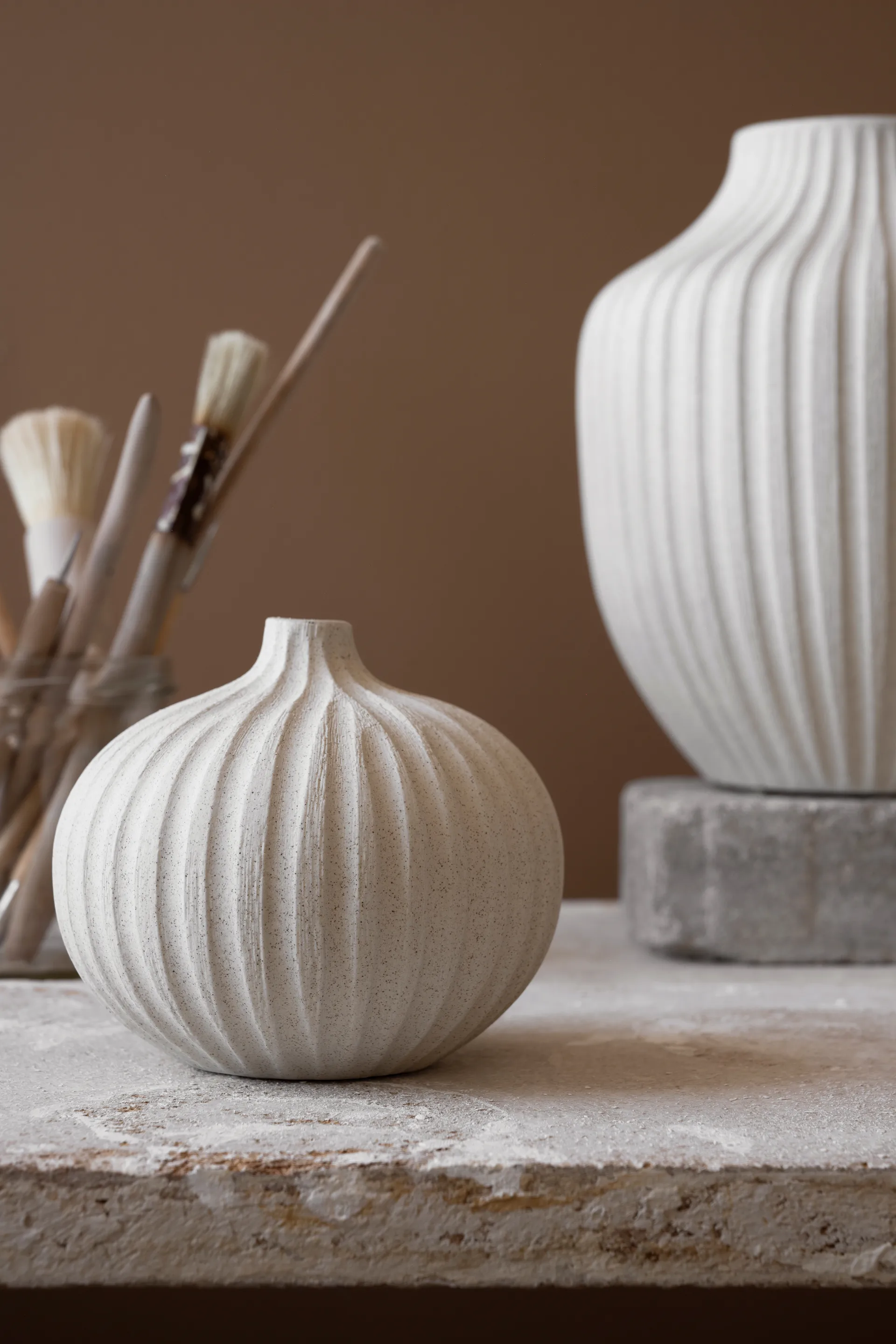 Bari Vase, Sand white light deep line, L Lindform