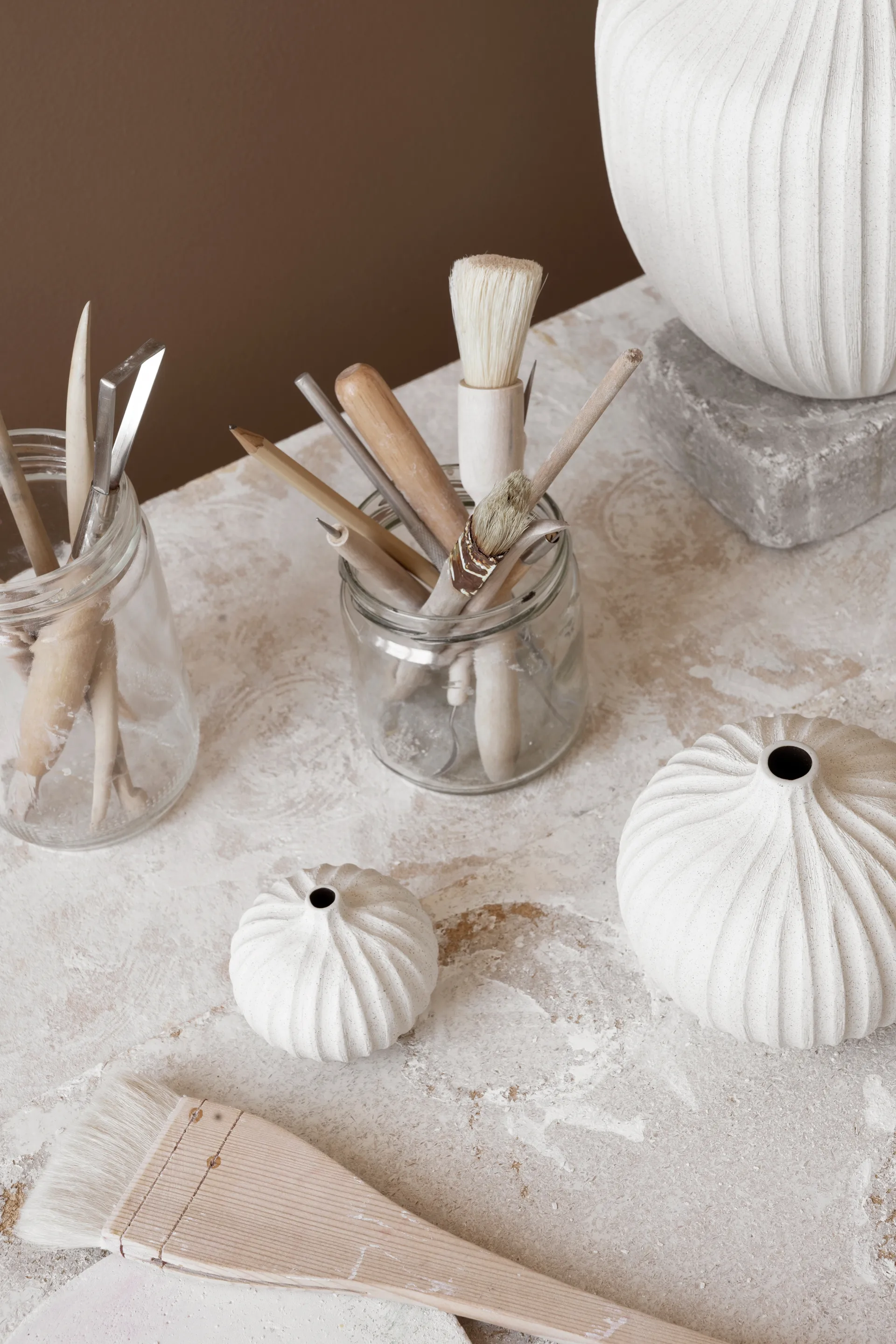 Bari Vase, Sand white light deep line, S Lindform