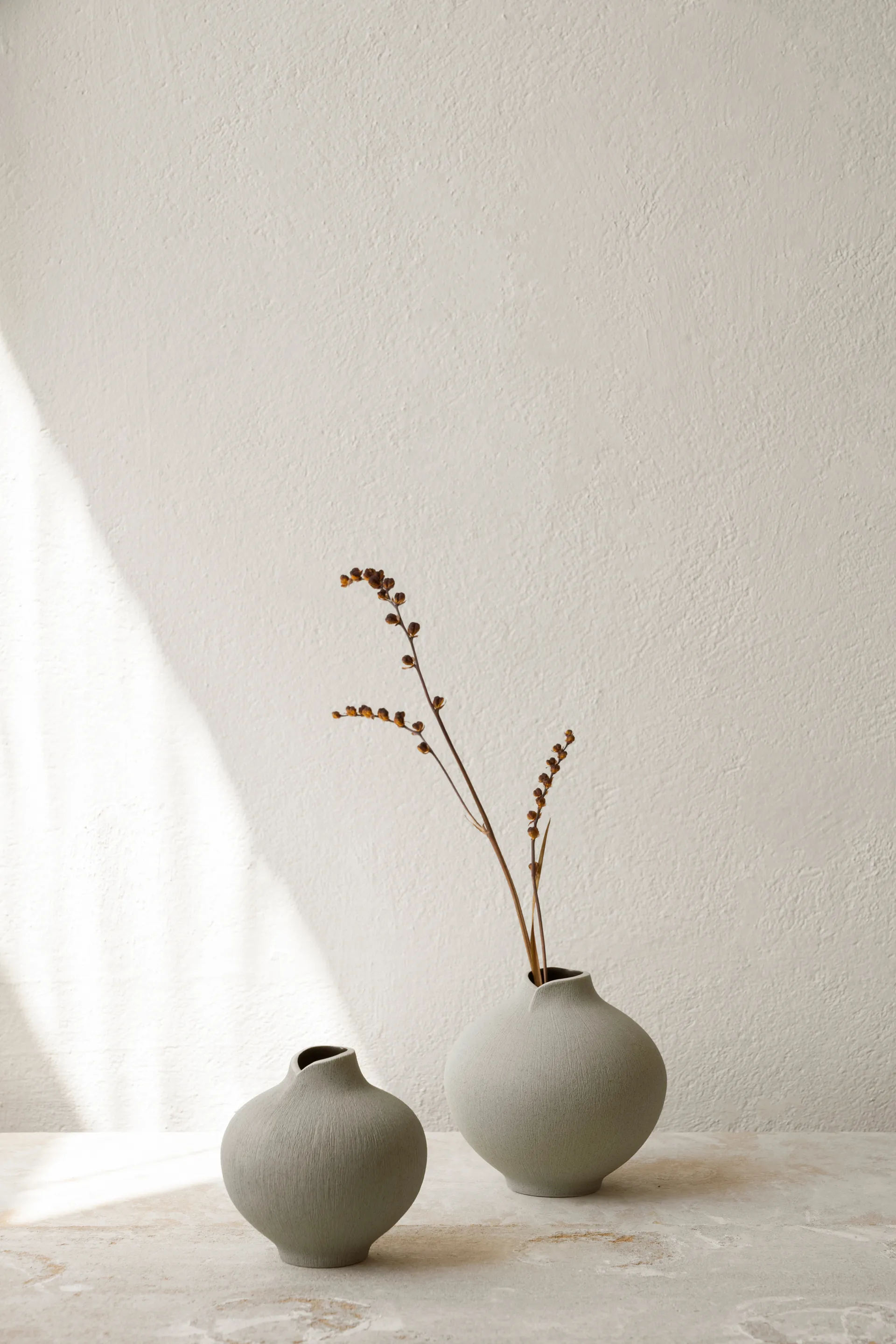 Line Vase, Sand grey, small Lindform