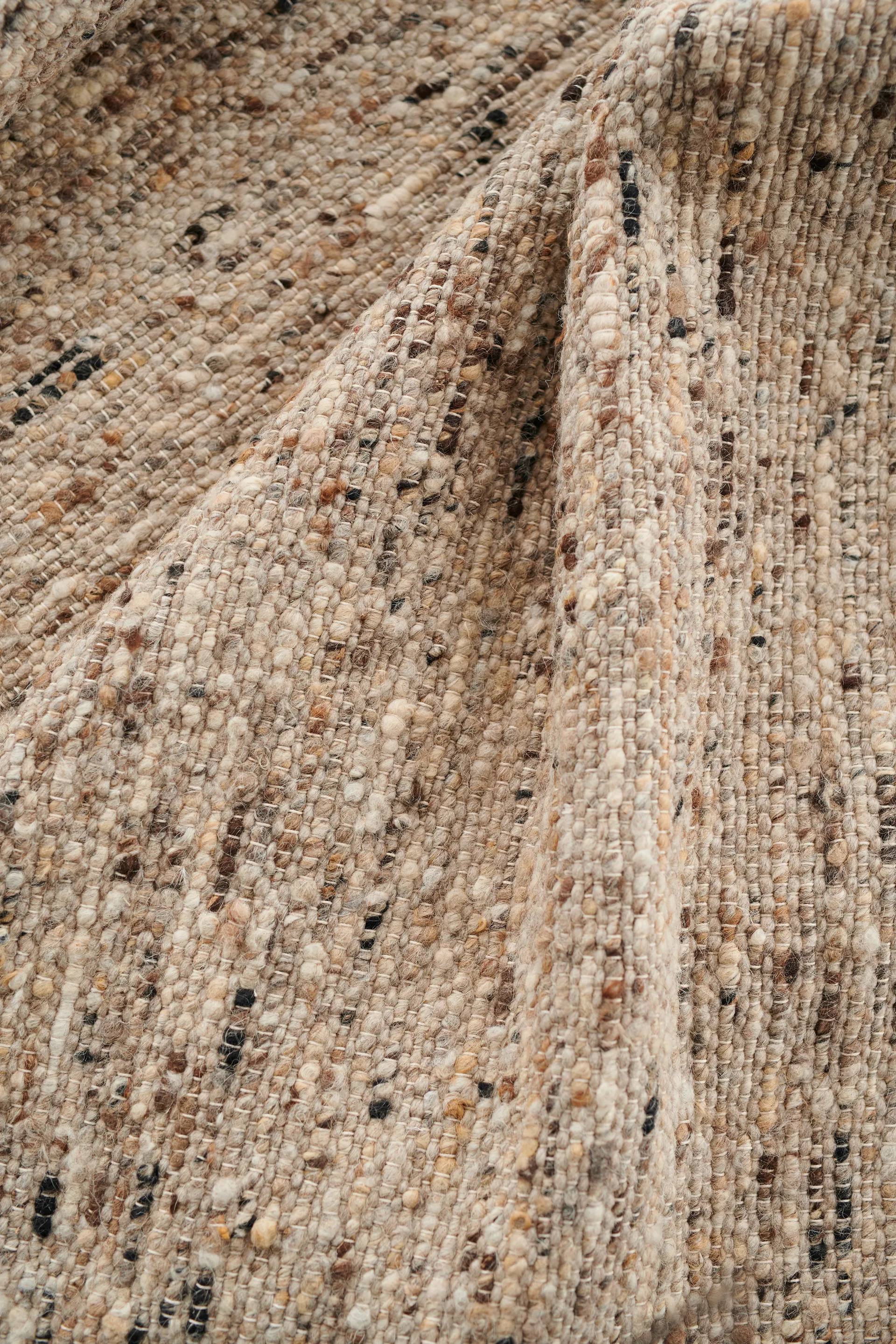 Valdi Teppich 140 x 200cm, Beige Linie Design