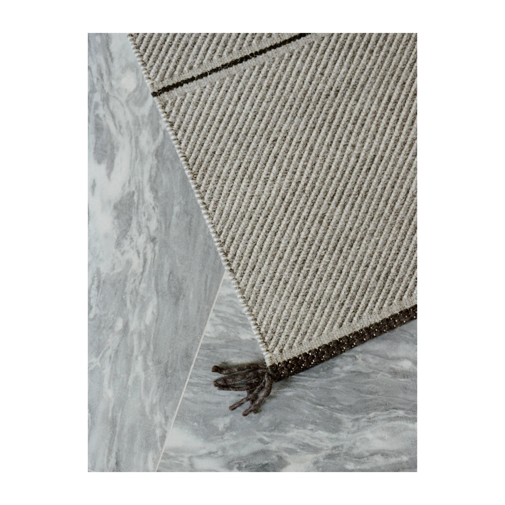 Vision Walk Wollteppich 140 x 200cm, Stone-grey Linie Design