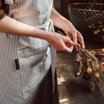 Emma Schürze - Maulwurfbraun - Linum