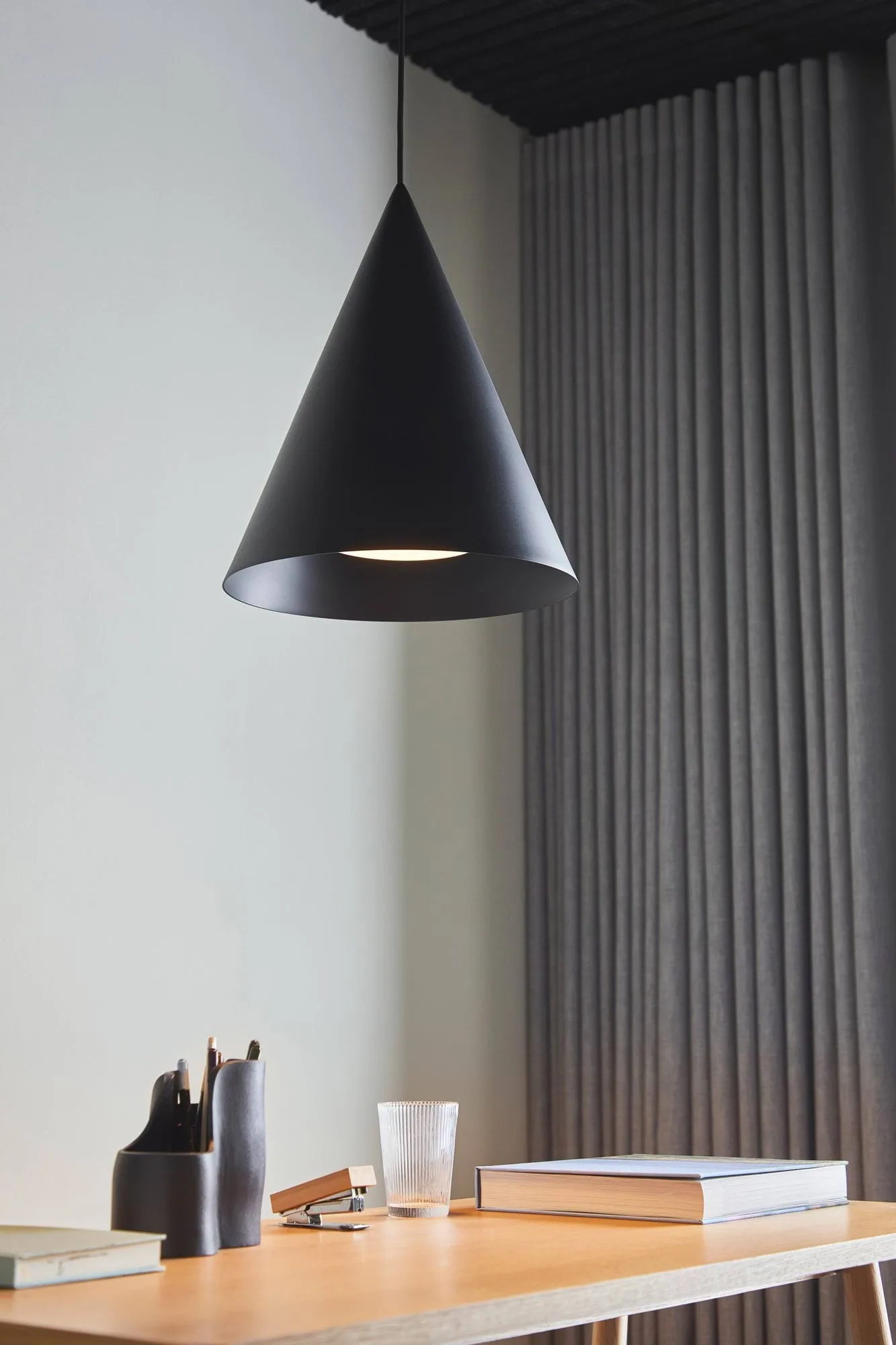 Hanzu Pendelleuchte, Schwarz, Ø35 cm Loom Design