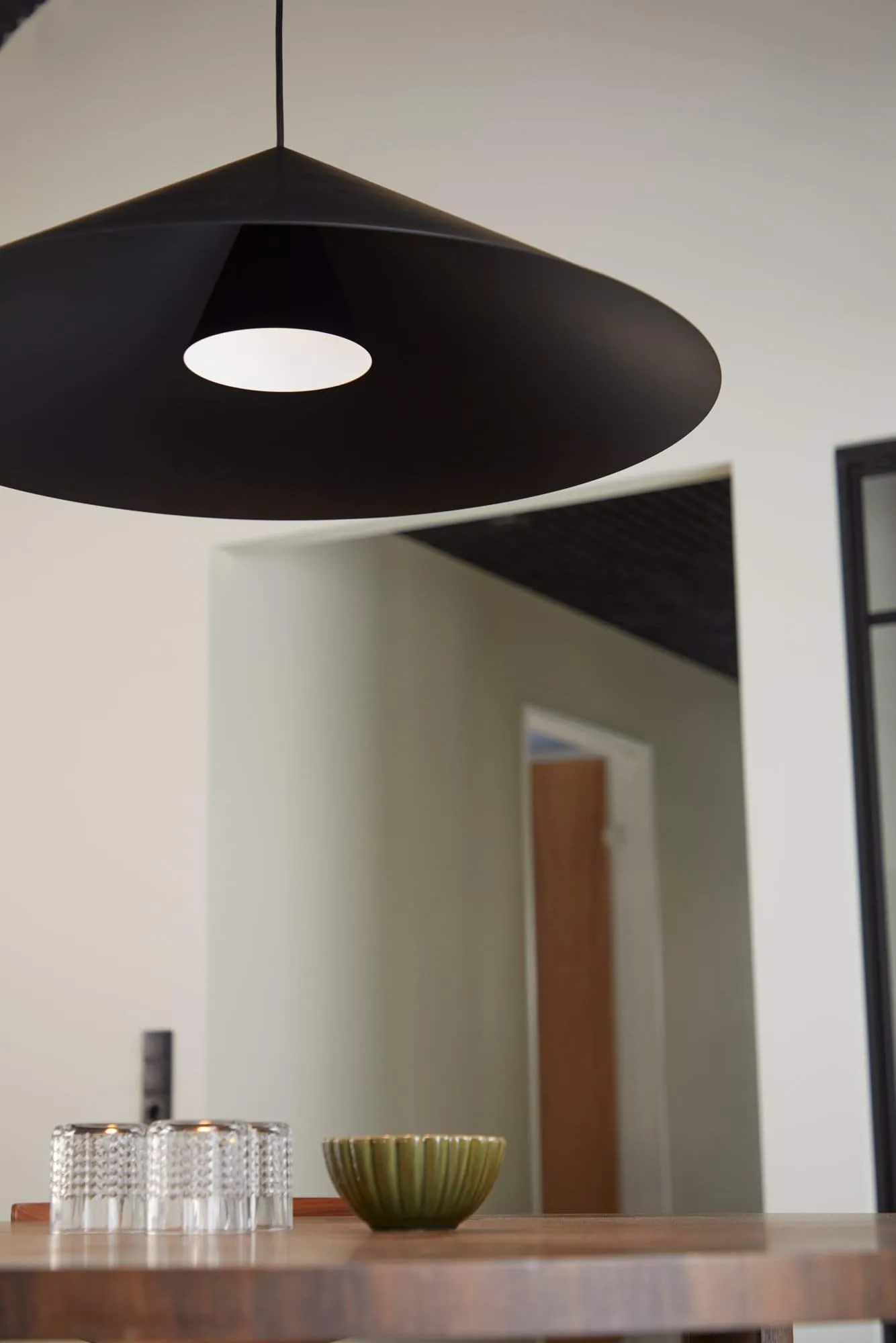 Hanzu Pendelleuchte, Schwarz, Ø75 cm Loom Design