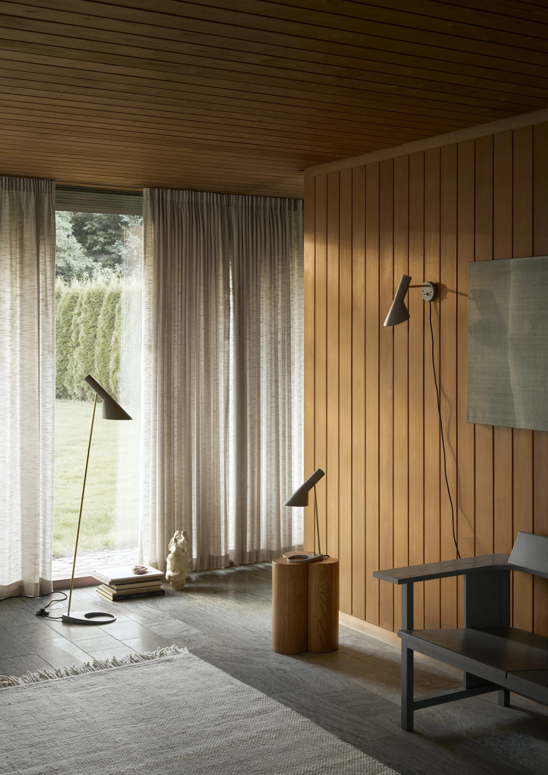 AJ MINI Tischleuchte, Brass-warm grey Louis Poulsen