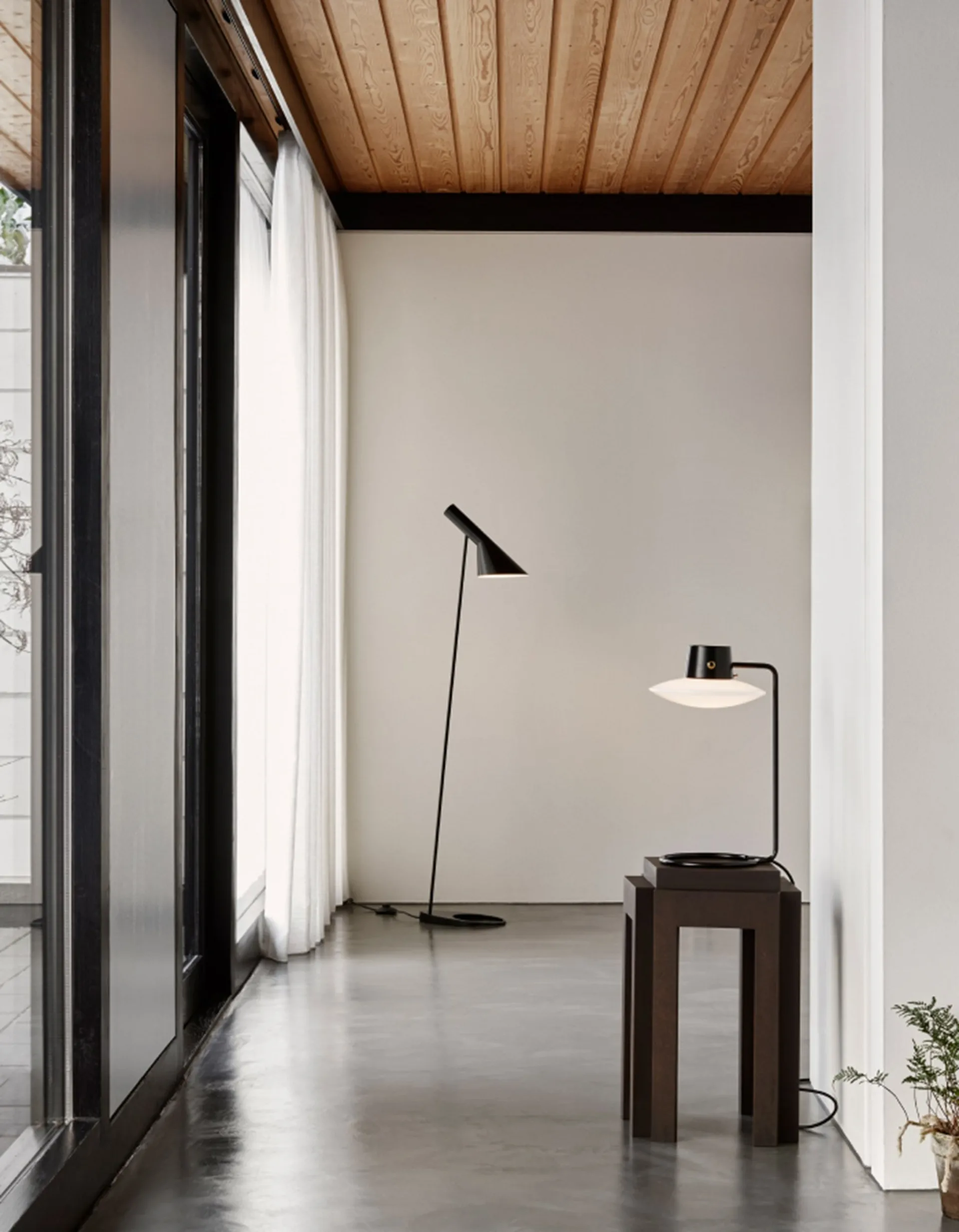 AJ Oxford Tischleuchte 41 cm schwarz, Schwarz Louis Poulsen