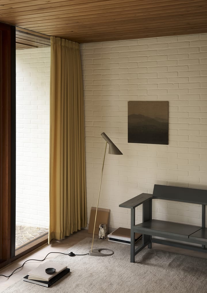 AJ Stehleuchte, Brass-warm grey Louis Poulsen