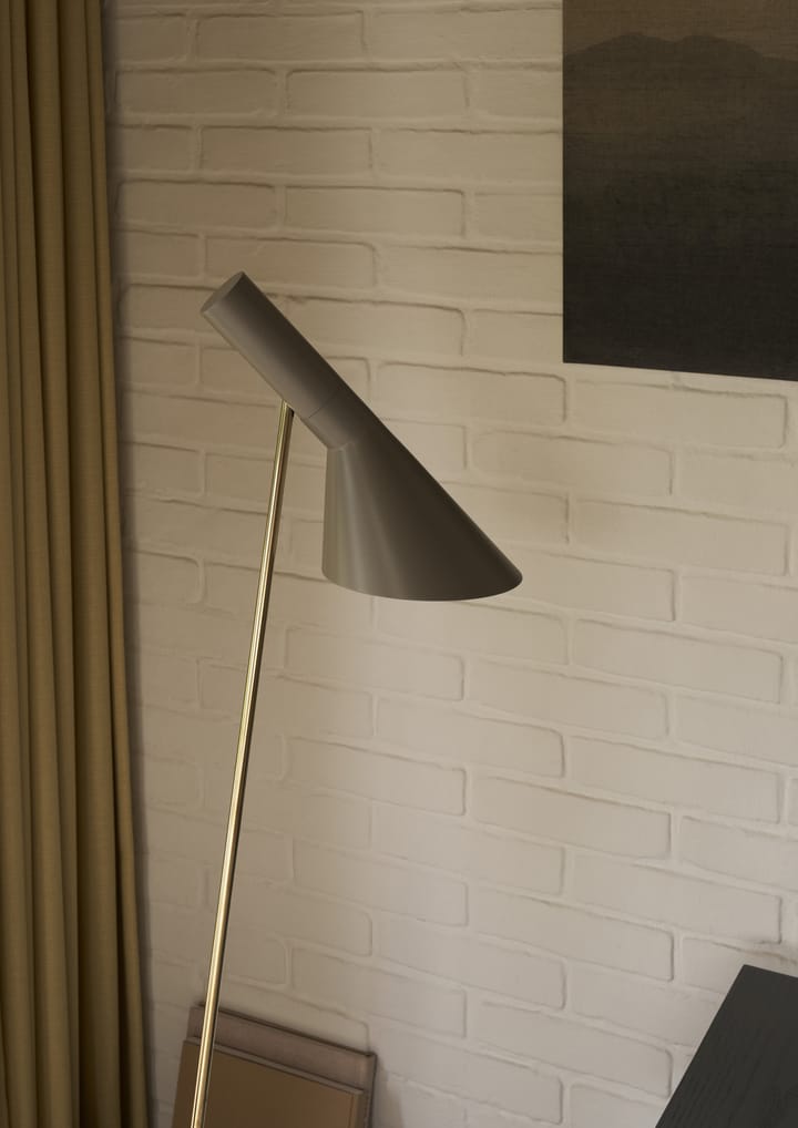 AJ Stehleuchte, Brass-warm grey Louis Poulsen