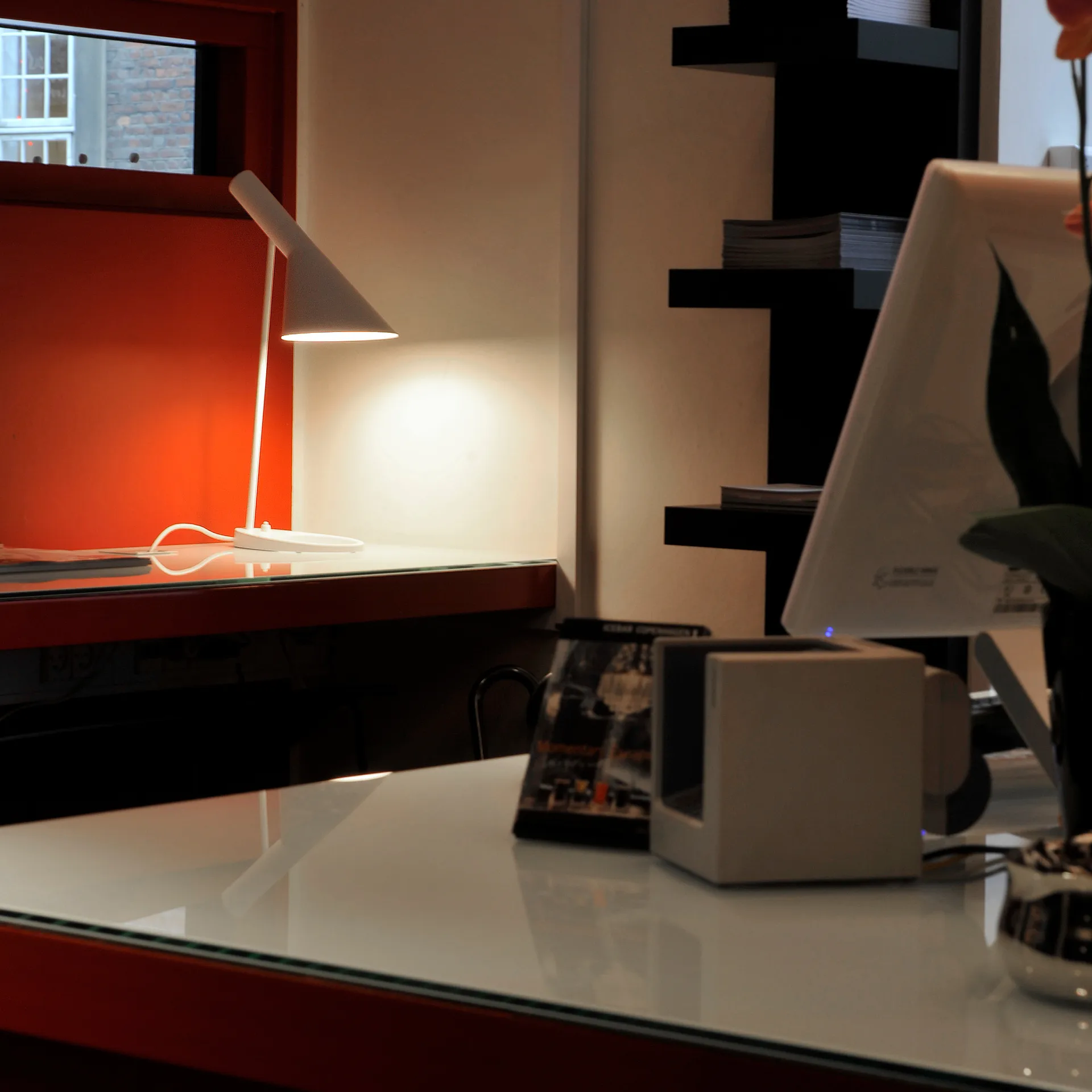 AJ Tischleuchte, Weiß Louis Poulsen