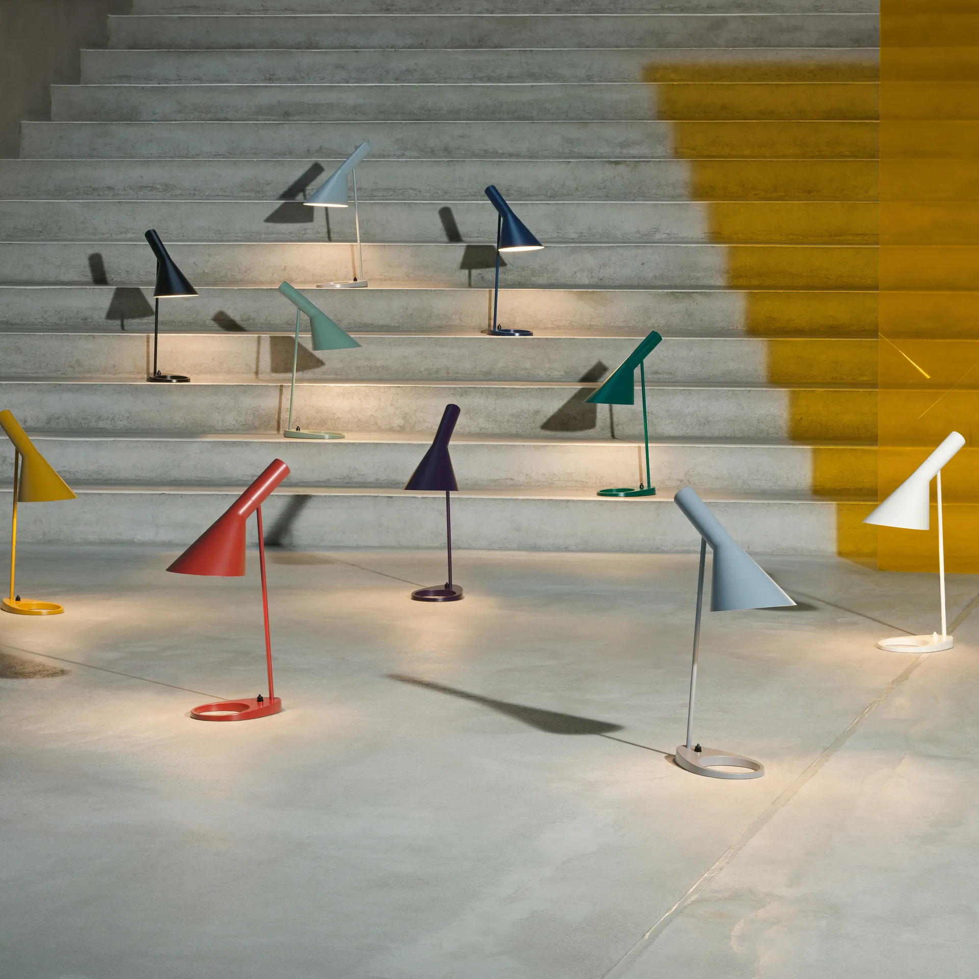 AJ Tischleuchte, Weiß Louis Poulsen