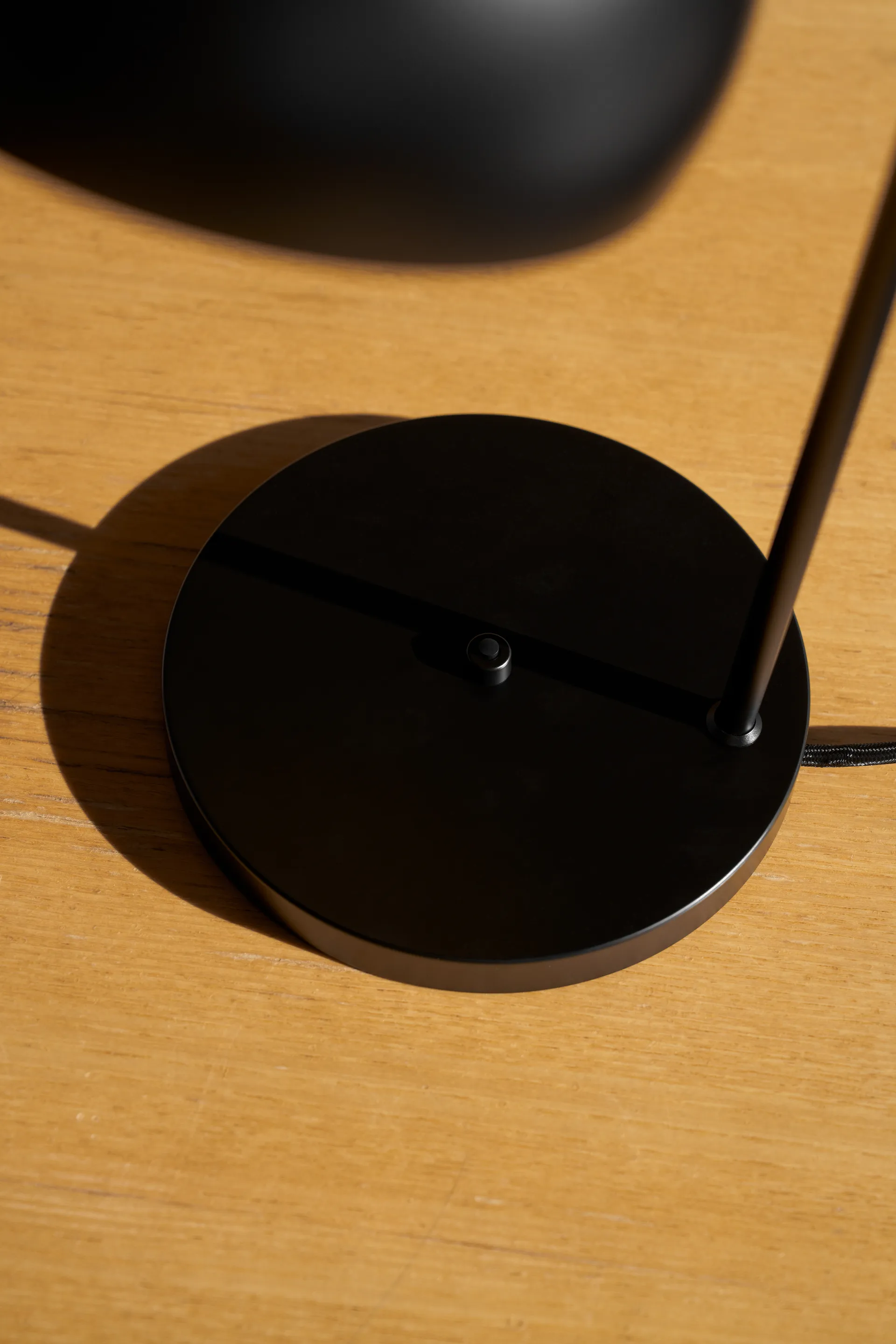 FJ Elements Tischleuchte Ø17,5 cm, Black Louis Poulsen