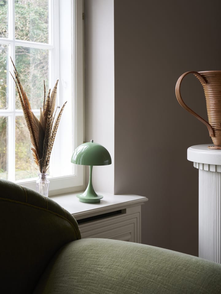 Panthella 160 Portable Tischleuchte, Green Louis Poulsen