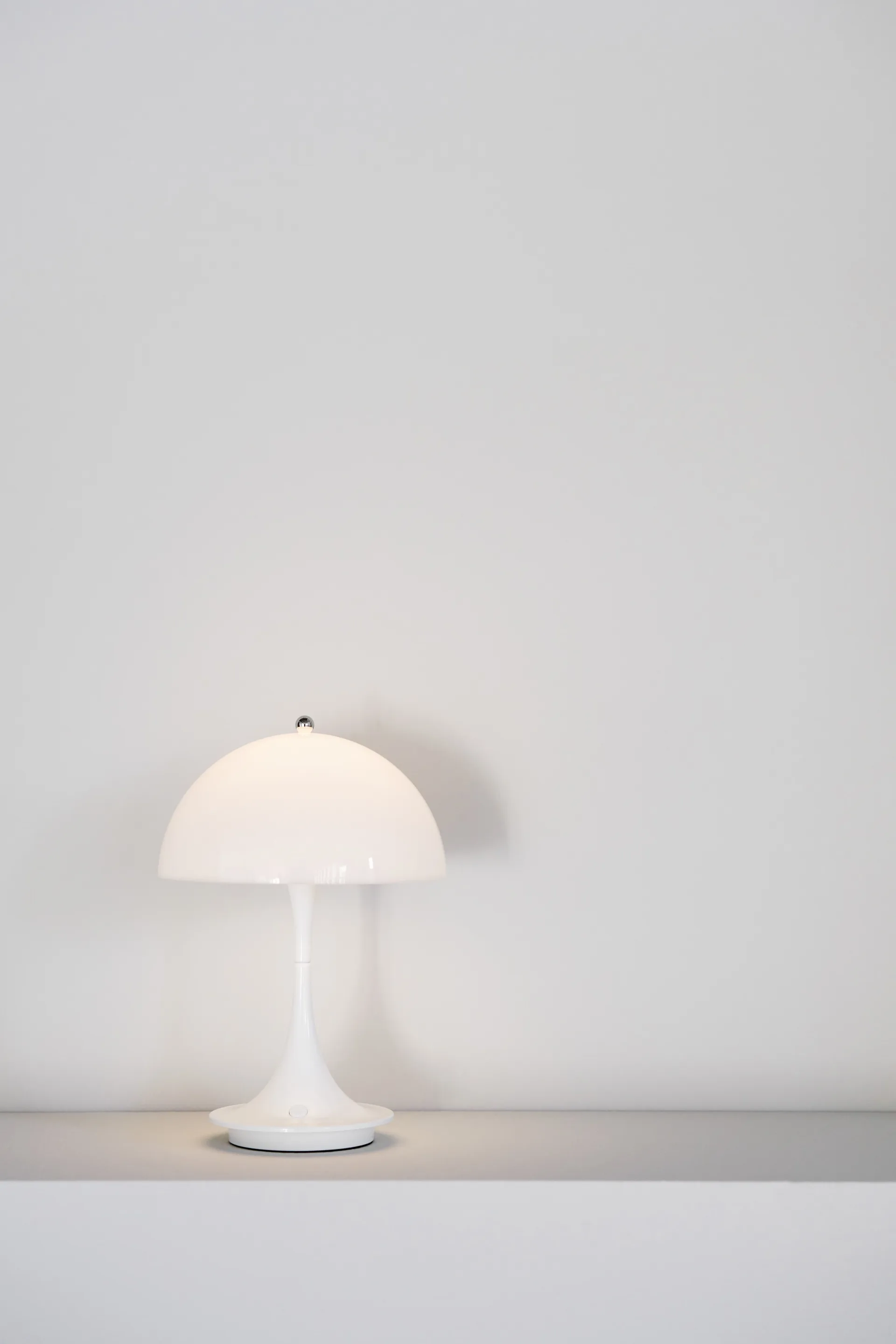 Panthella 160 Portable Tischleuchte, Opal Louis Poulsen