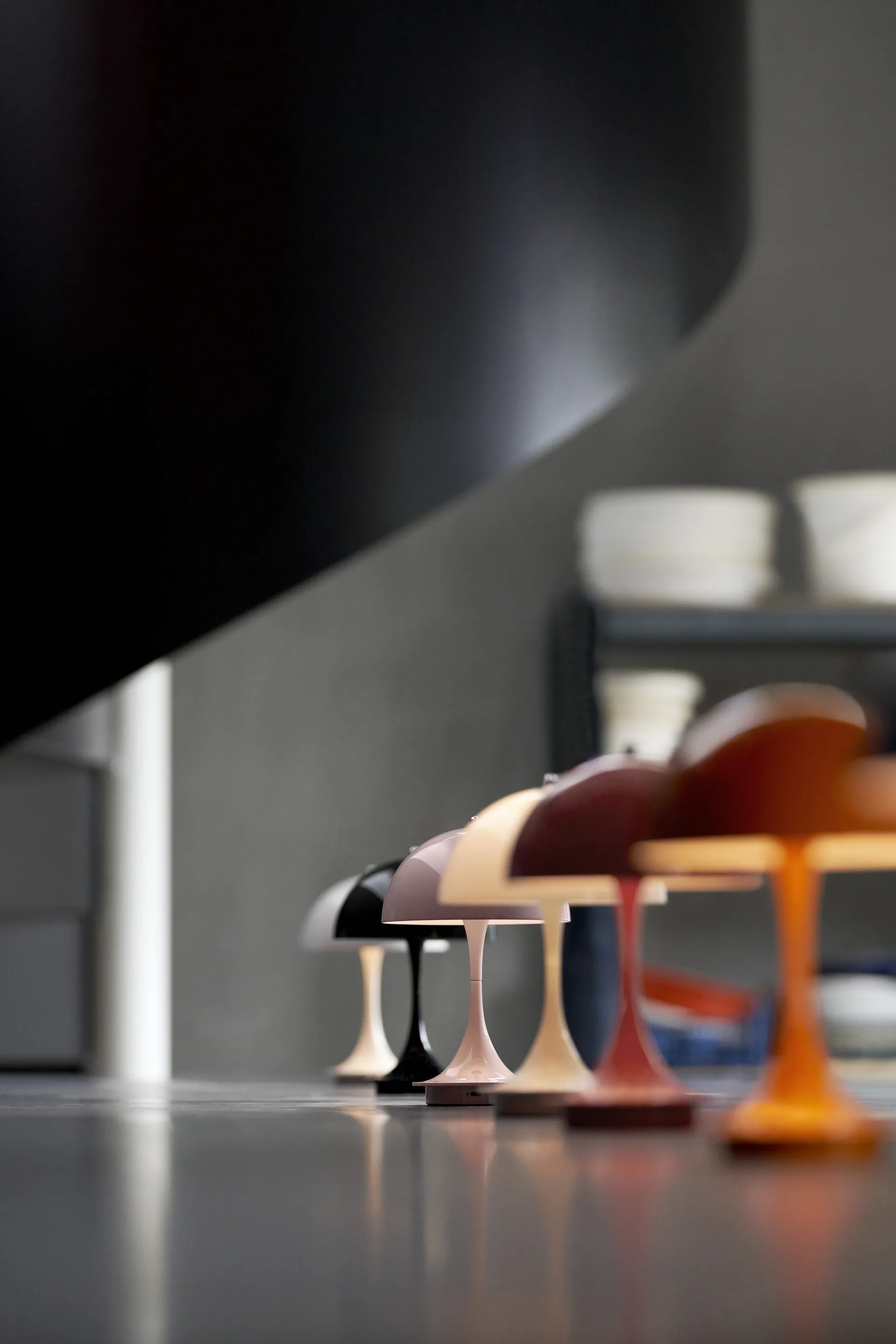 Panthella 160 Portable Tischleuchte, Opal Louis Poulsen