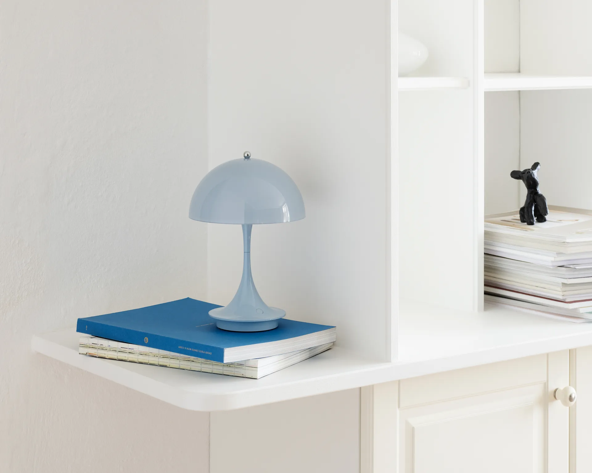 Panthella 160 Portable Tischleuchte, Pale blue Louis Poulsen