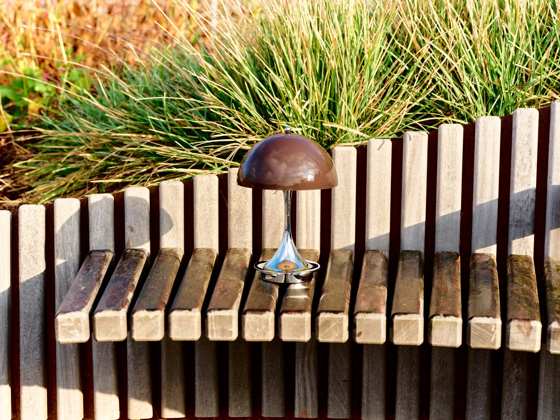 Panthella 160 Portable v3 Tischleuchte, Original Opal Brown Louis Poulsen