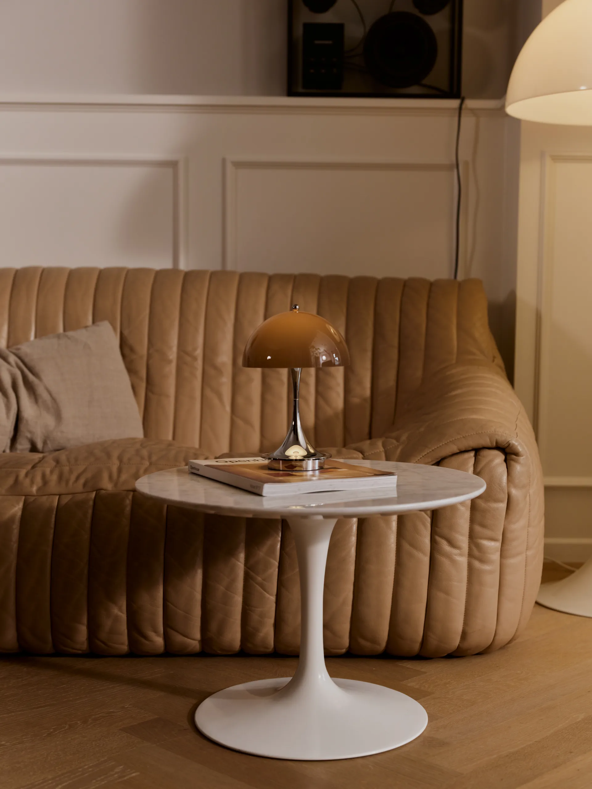 Panthella 160 Portable v3 Tischleuchte, Original Opal Brown Louis Poulsen