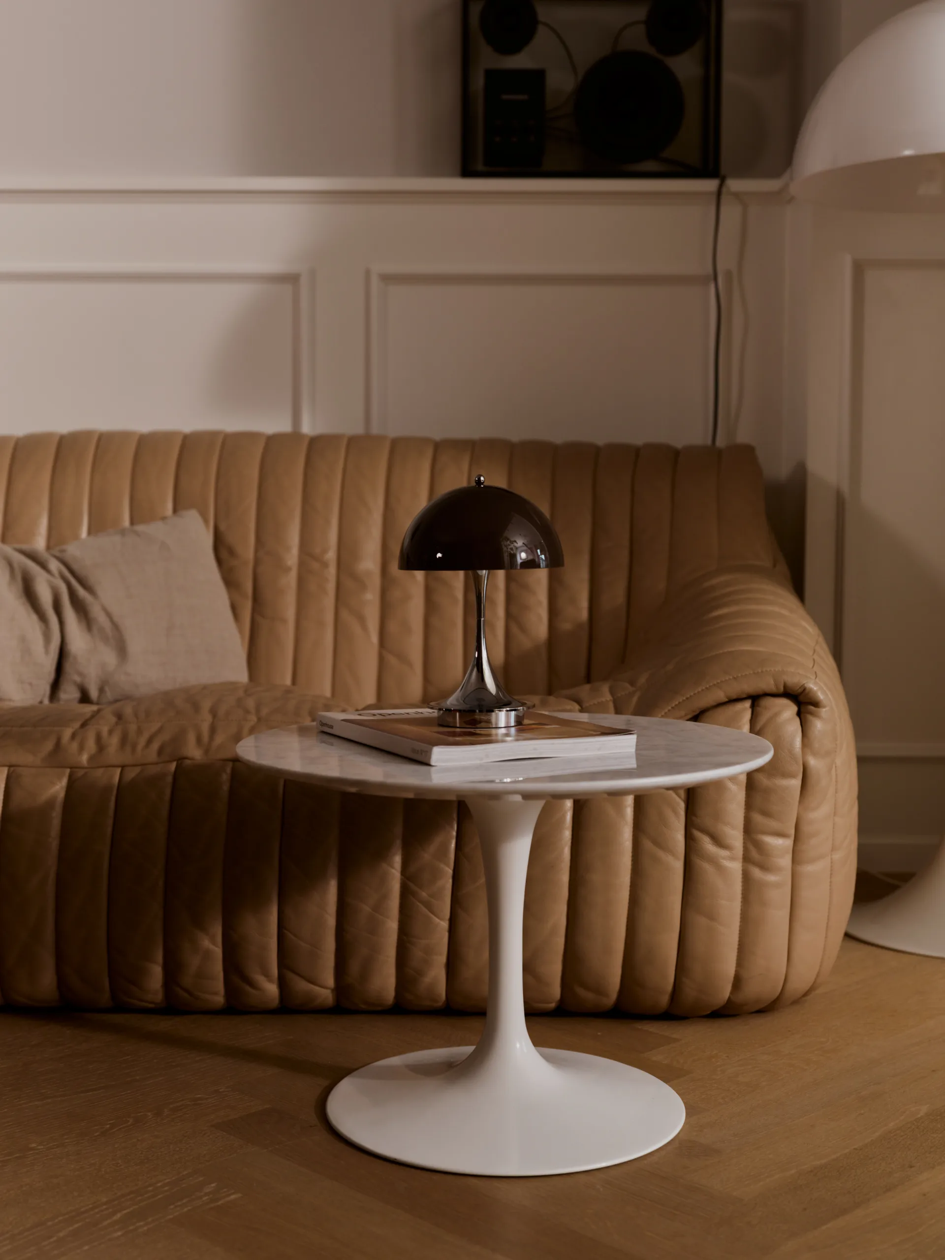 Panthella 160 Portable v3 Tischleuchte, Original Opal Brown Louis Poulsen