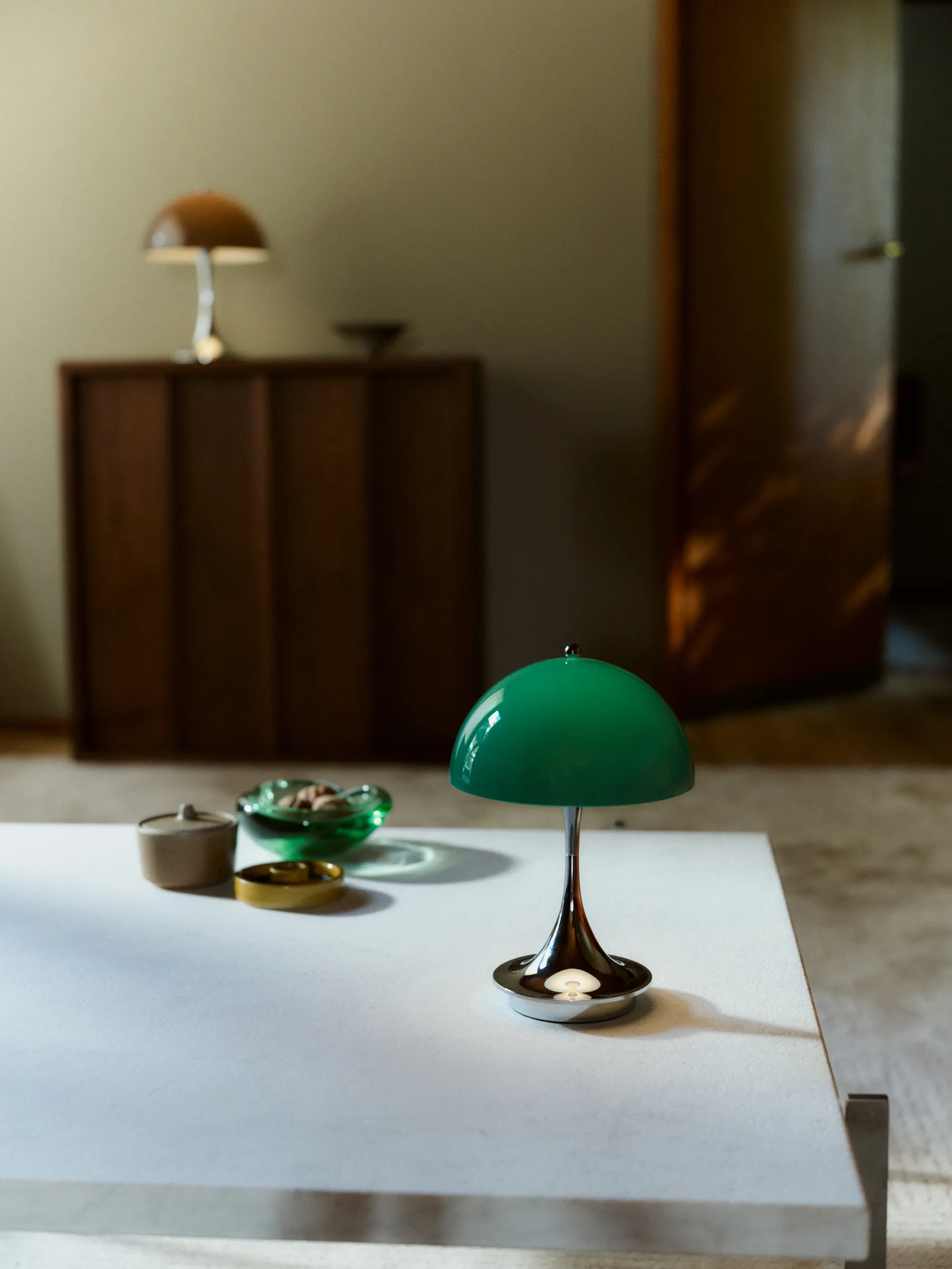 Panthella 160 Portable v3 Tischleuchte, Original Opal Green Louis Poulsen