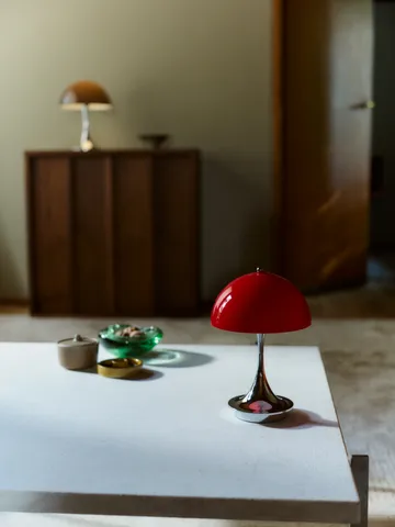 Panthella 160 Portable v3 Tischleuchte - Original Opal Red - Louis Poulsen