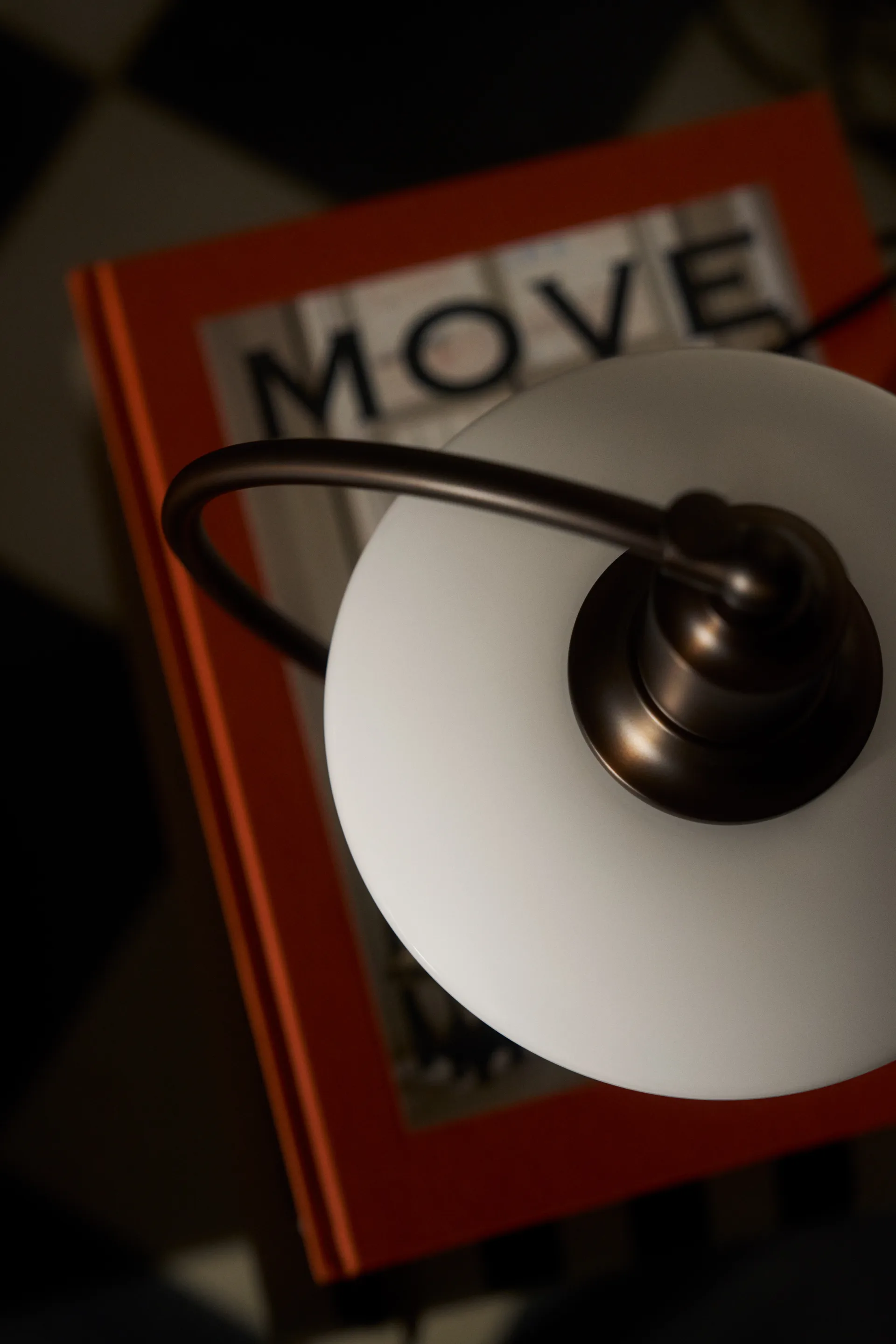 PH 2/2 Luna Tischleuchte, Aged brass-Opalglas Louis Poulsen