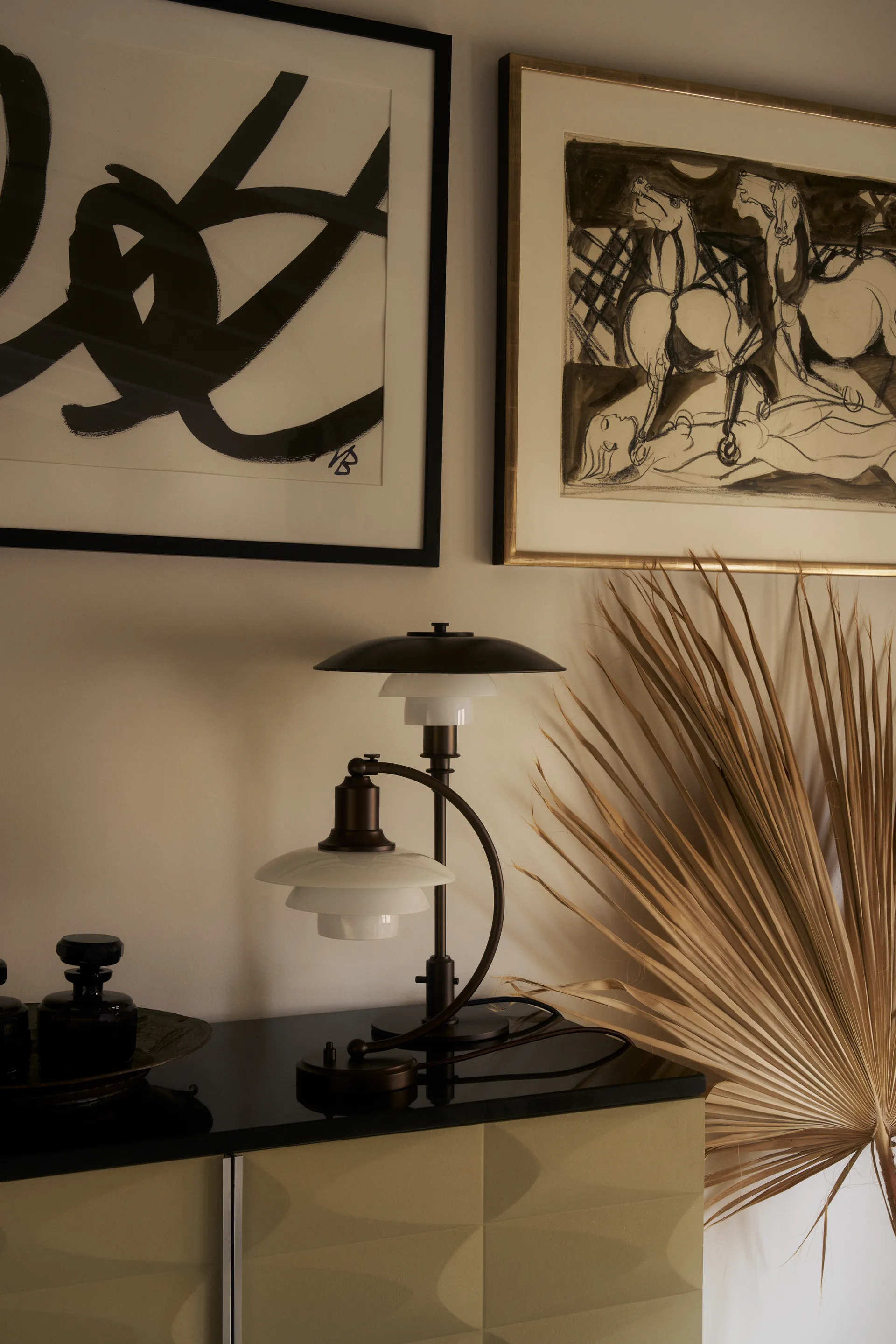 PH 2/2 Luna Tischleuchte, Aged brass-Opalglas Louis Poulsen