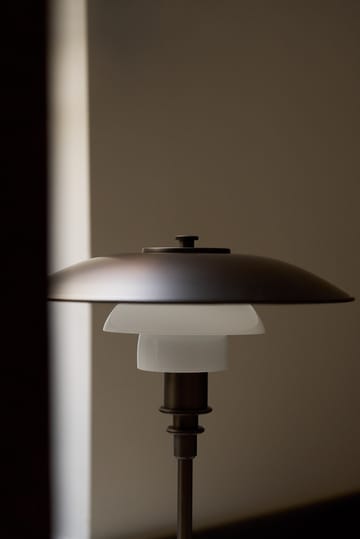 PH 3/2 Luna Tischleuchte - Aged brass-opalglas - Louis Poulsen