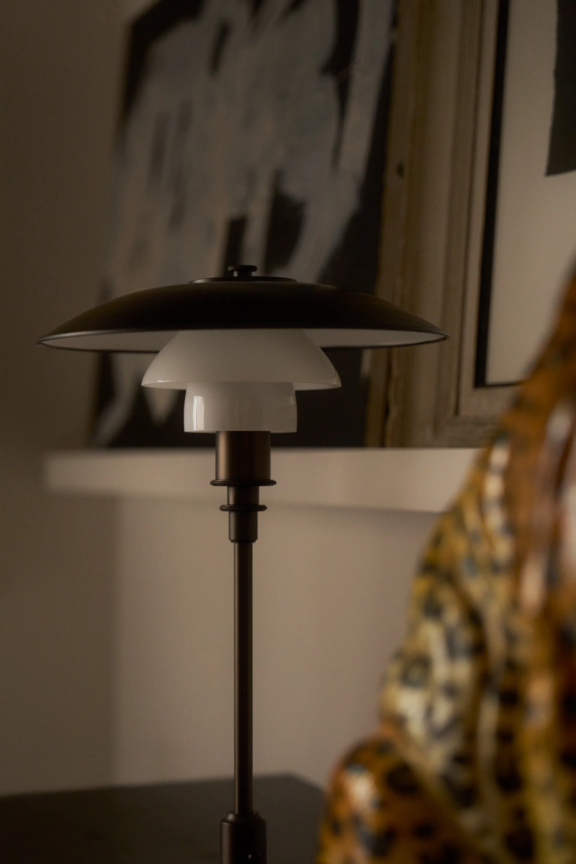 PH 3/2 Luna Tischleuchte, Aged brass-opalglas Louis Poulsen