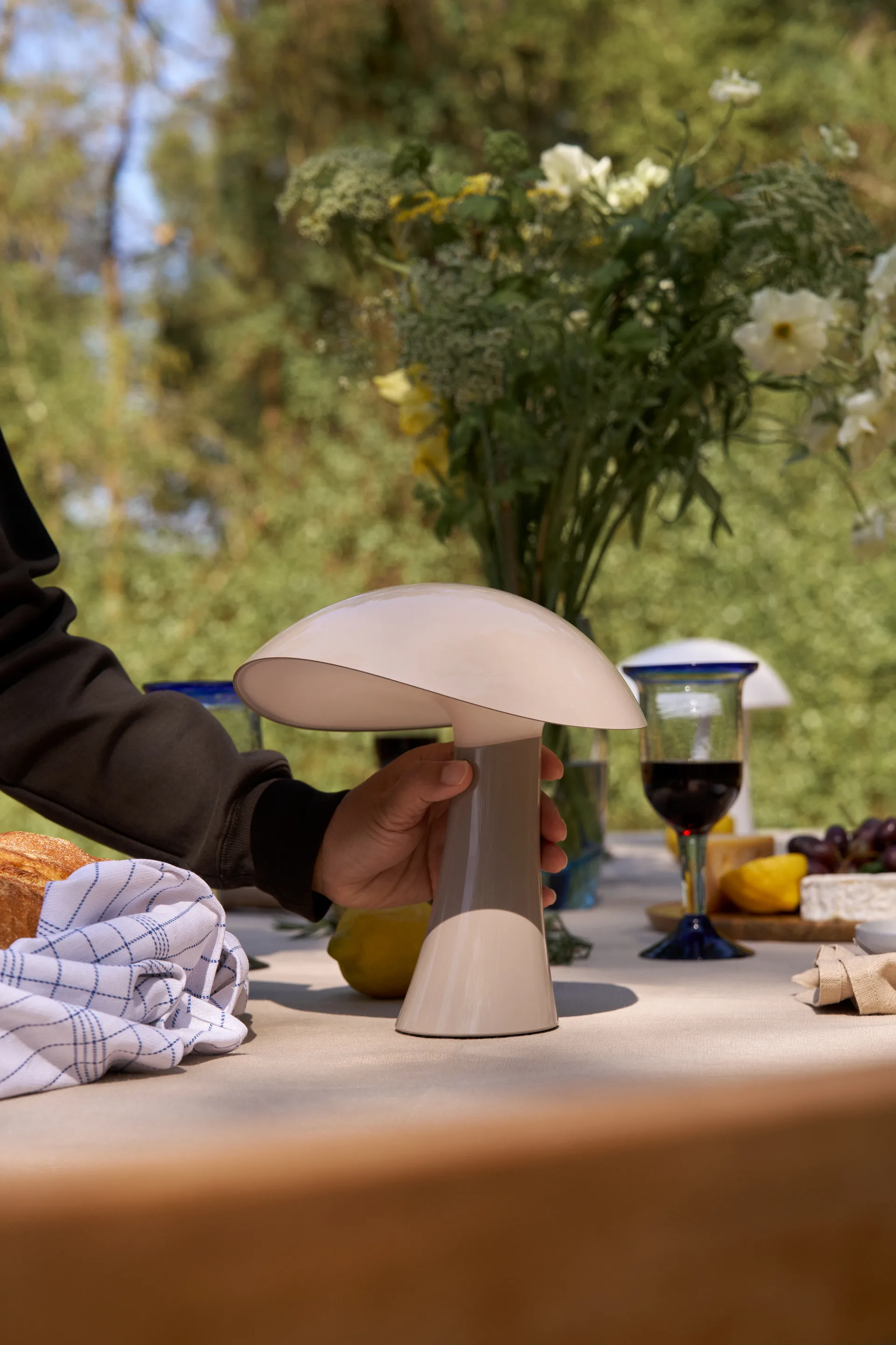 Rumee 220 portabel Tischleuchte, Cloud White Louis Poulsen