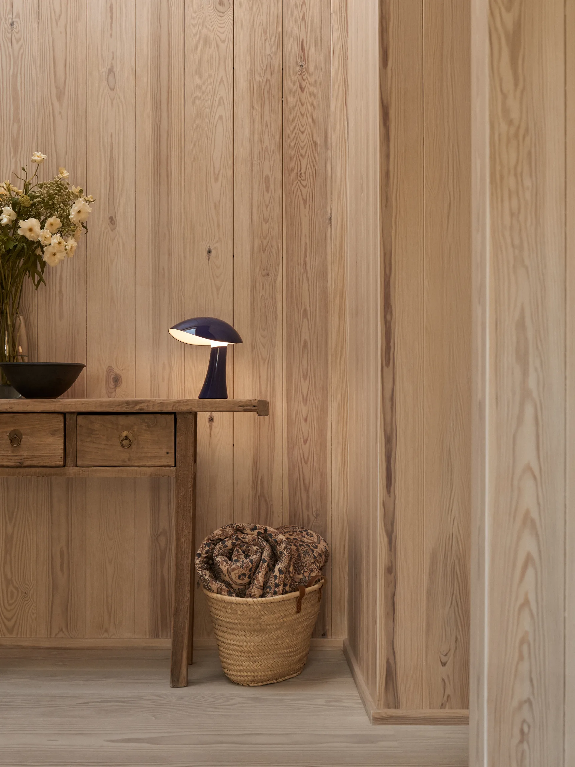 Rumee 220 portabel Tischleuchte, Night Blue Louis Poulsen