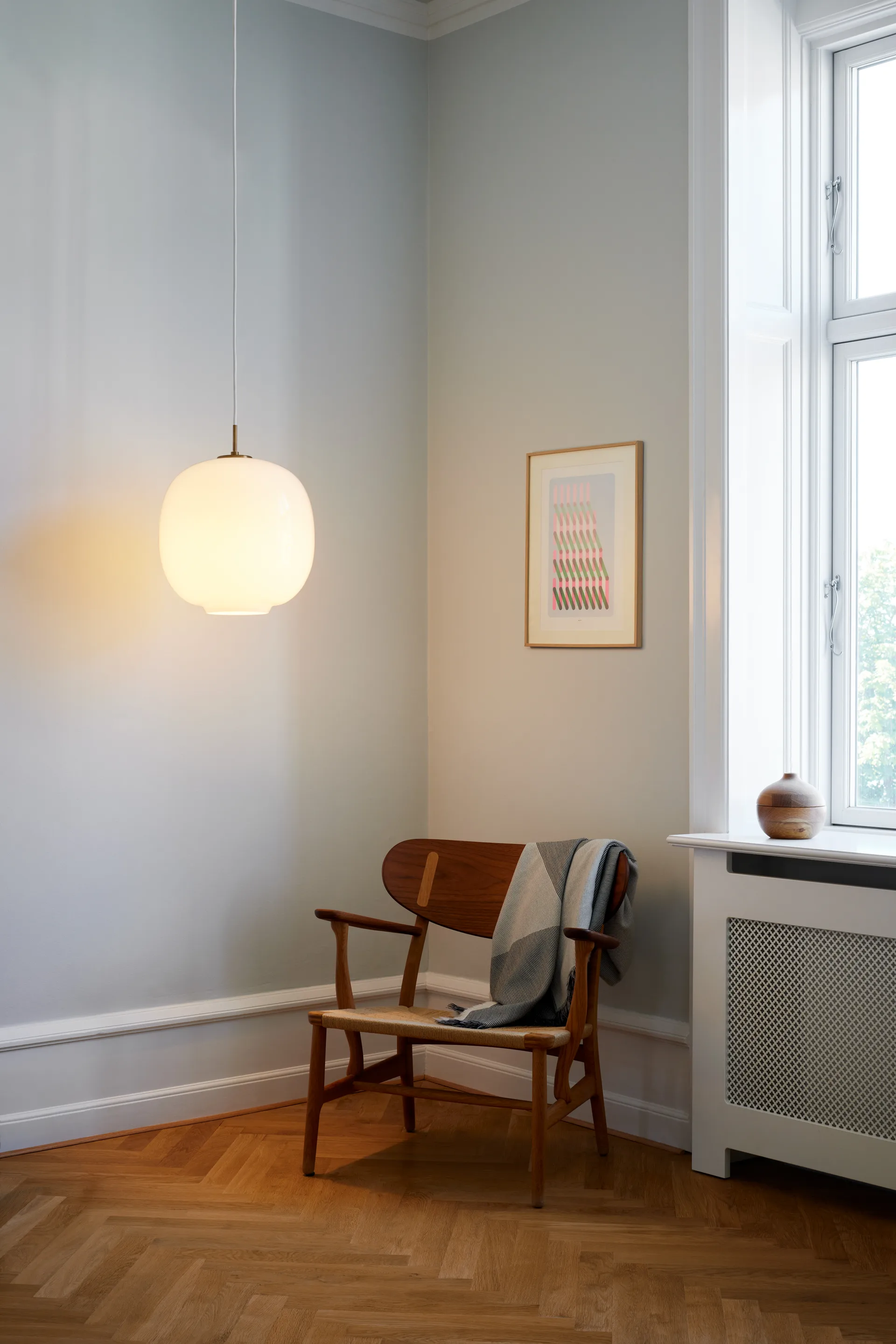 VL45 Radiohus Pendelleuchte Ø37cm, Brass-white opal glass Louis Poulsen