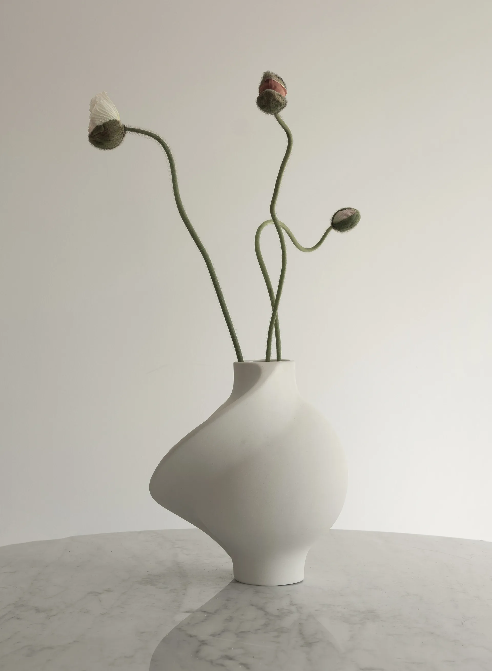 Pirout Vase 01 22cm, Raw White Louise Roe