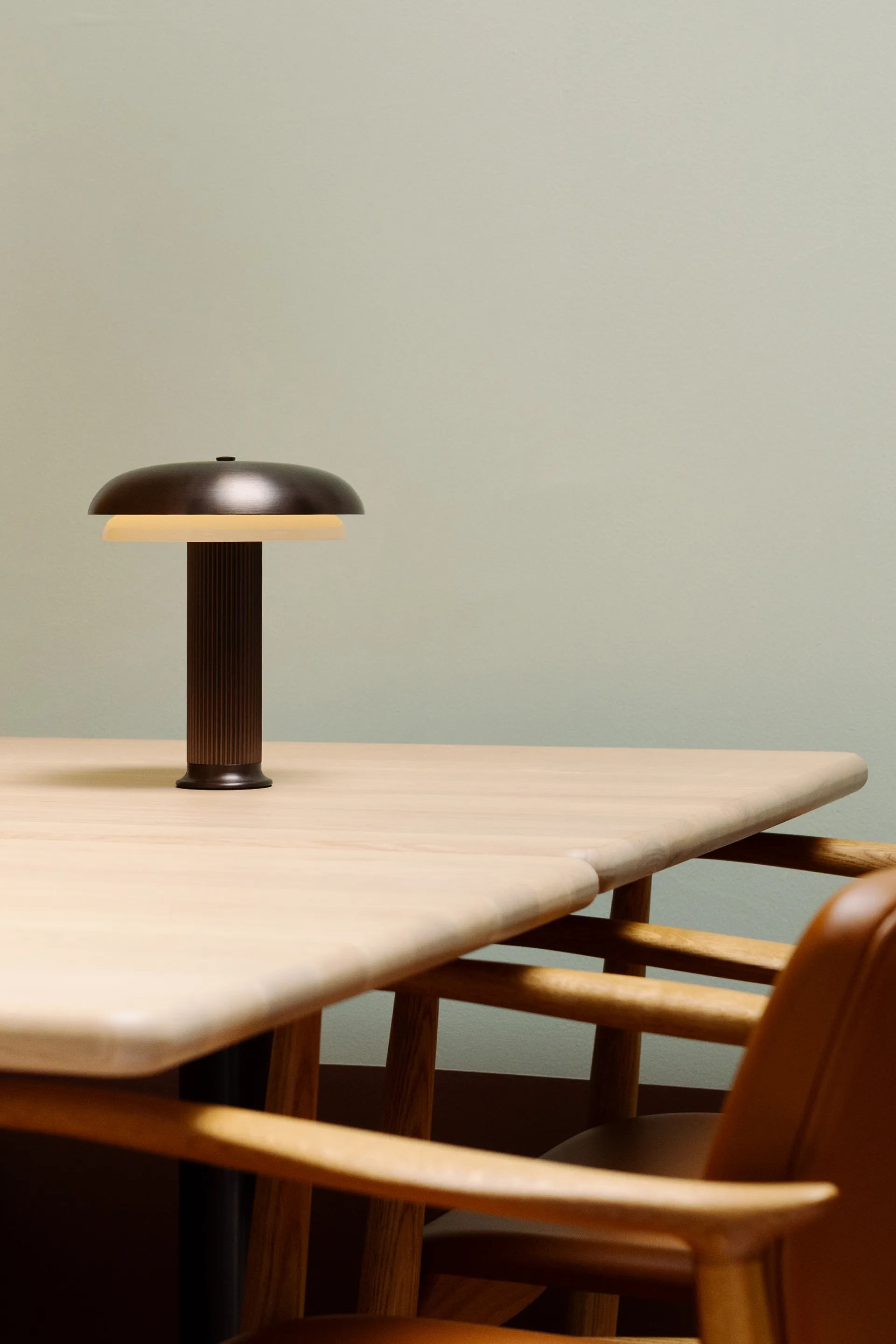 Noote Tischleuchte tragbar, Bronze LYFA