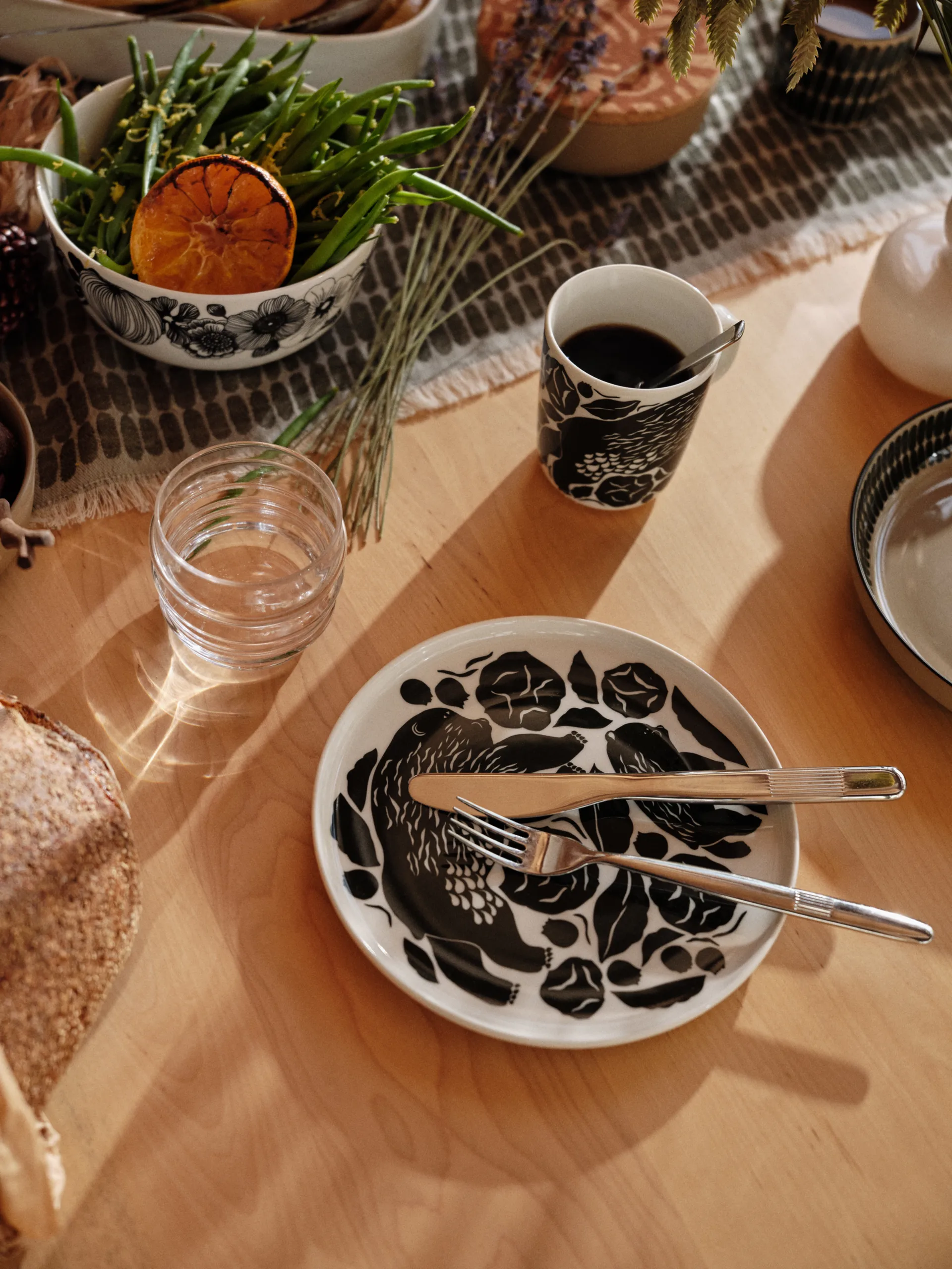 Karhuemo Teller Ø20cm, Weiß-dunkelgrün Marimekko