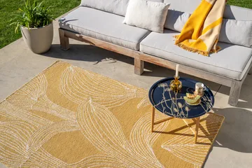 Kukat puhkeavat matte Outdoor - Straw, 140x200 cm - Marimekko