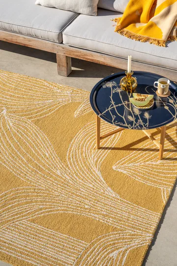 Kukat puhkeavat matte Outdoor - Straw, 250x350 cm - Marimekko