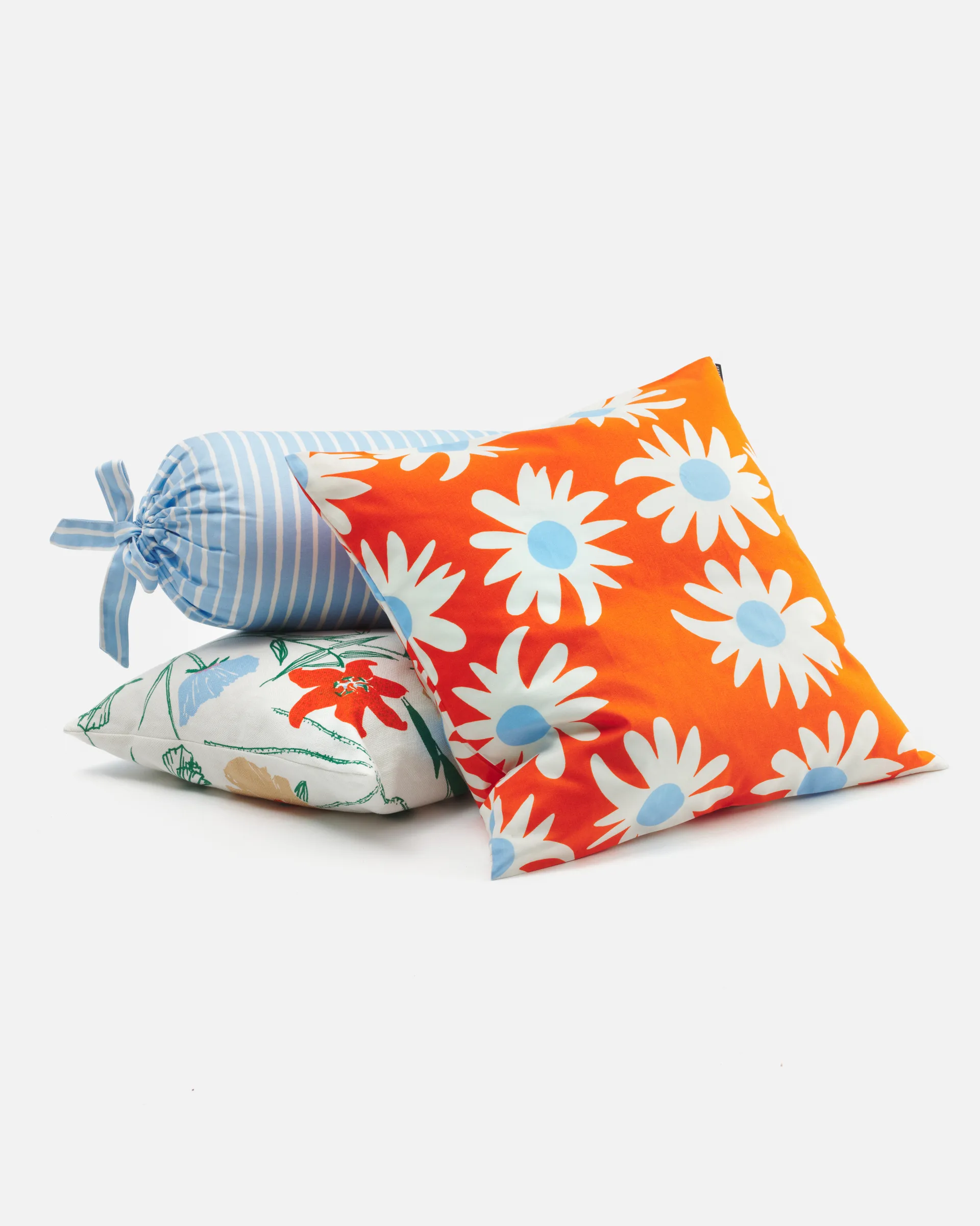 Rakastaa ei rakasta Kissenbezug 50x50 cm, Orange-Off-white-light blue Marimekko